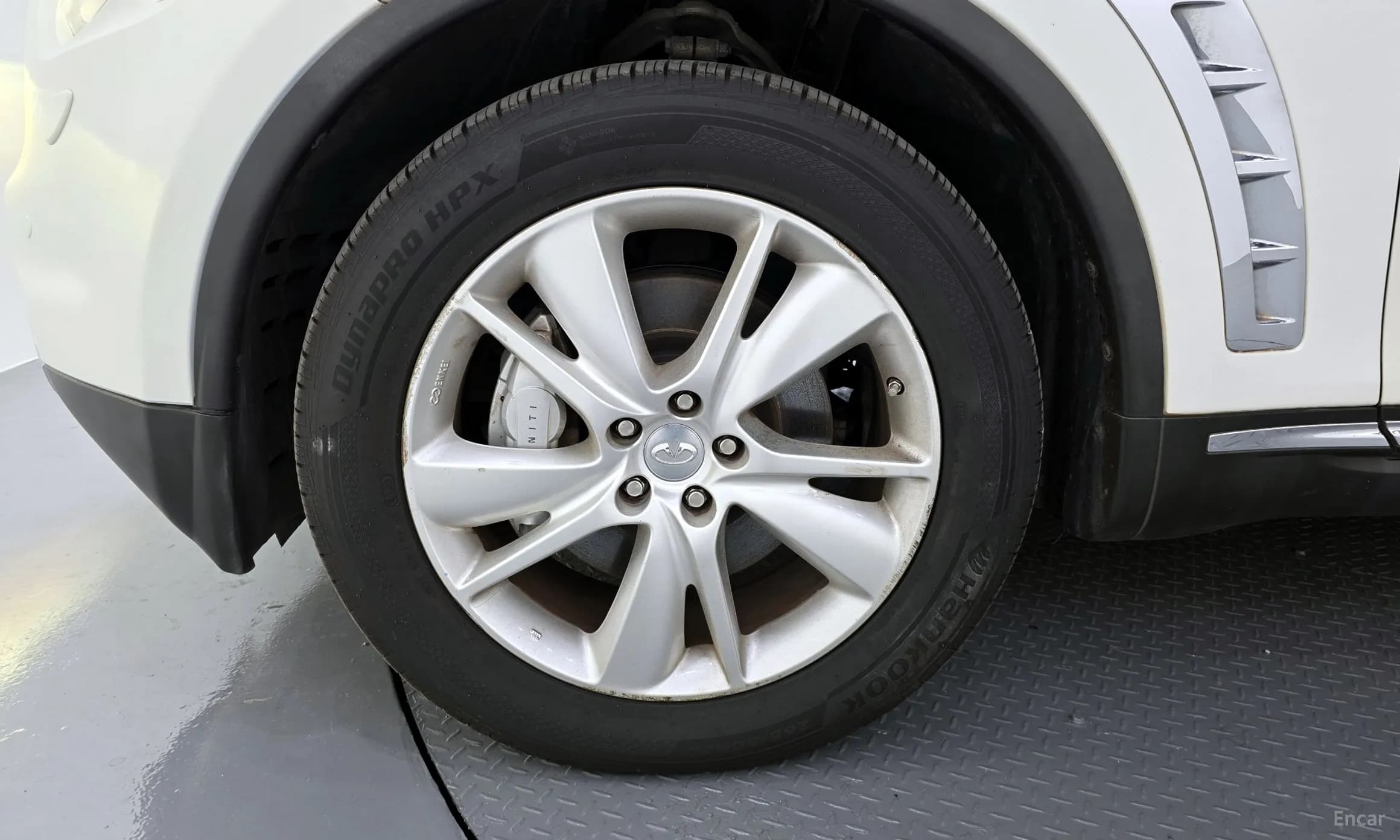QX70
