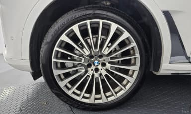 X7 (G07)