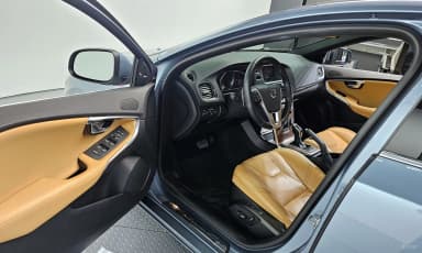 V40