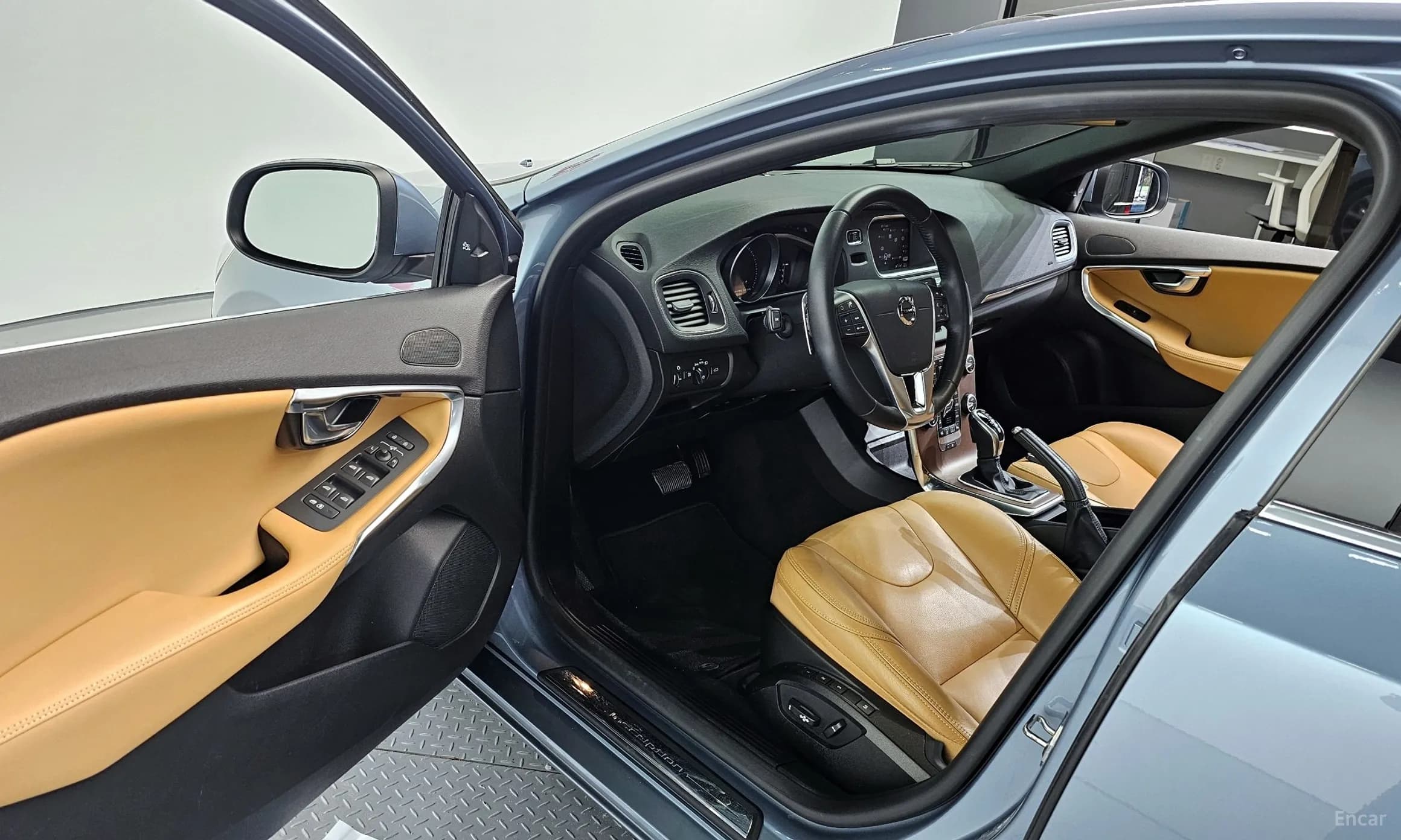 V40