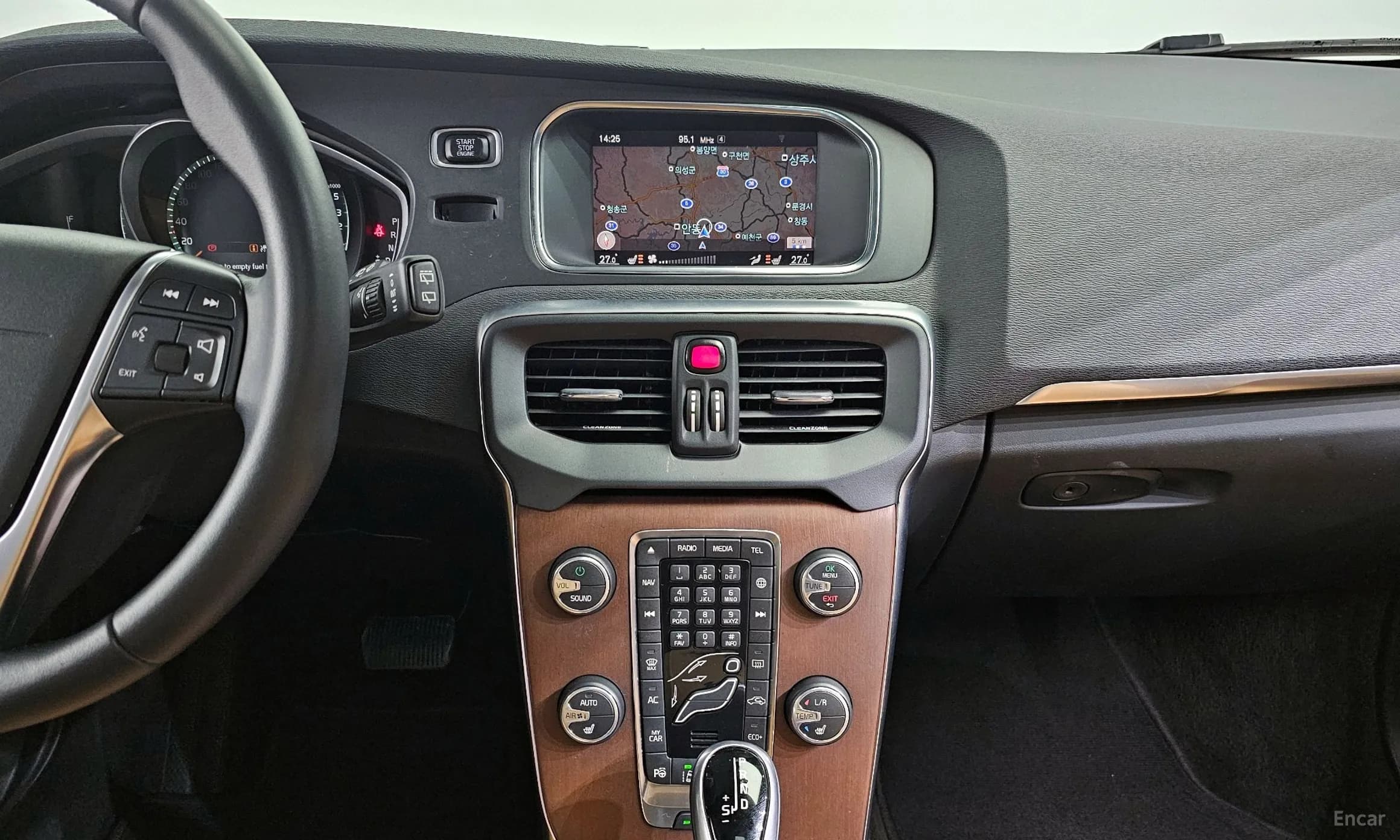 V40