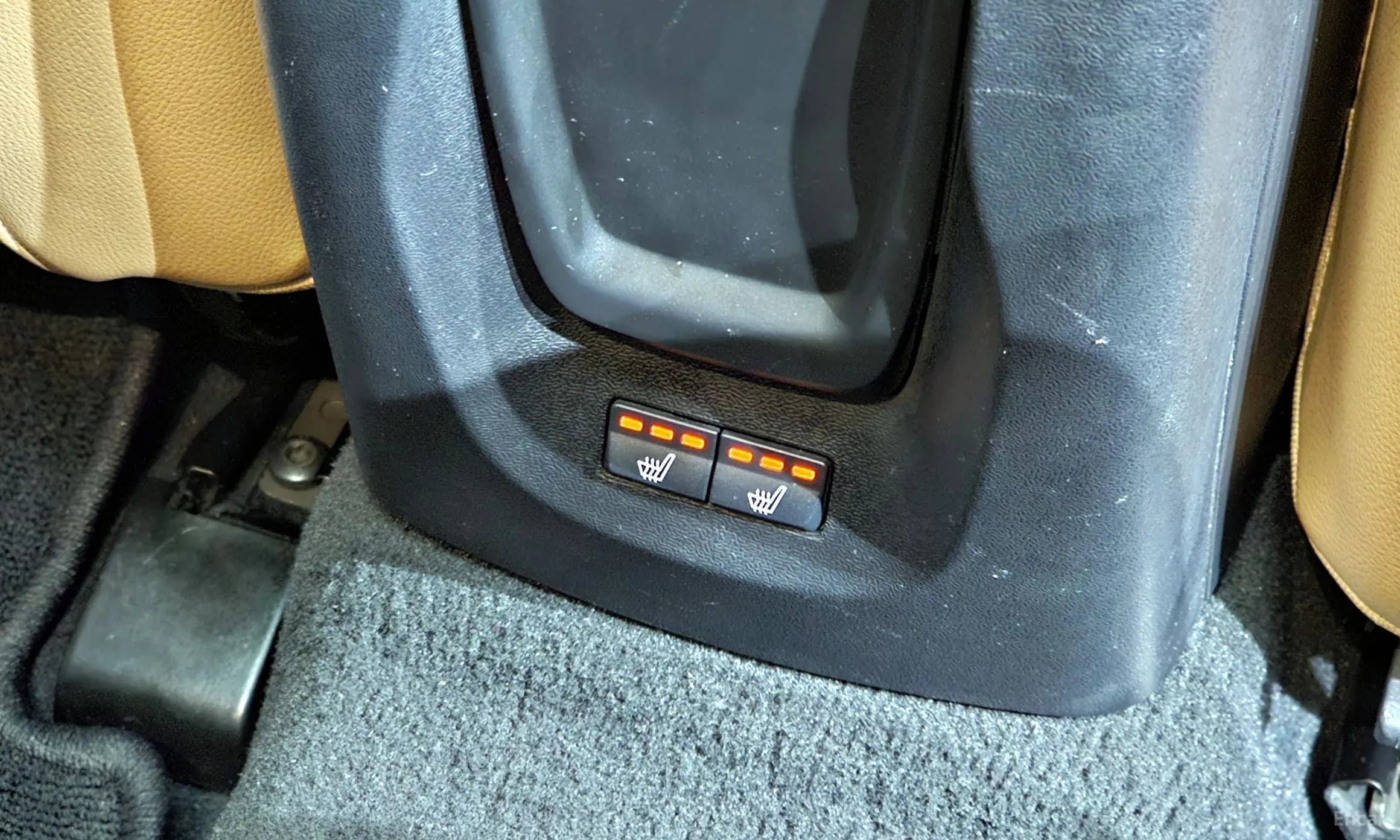 V40