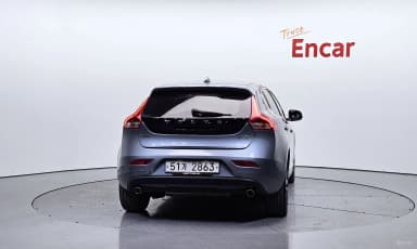 V40