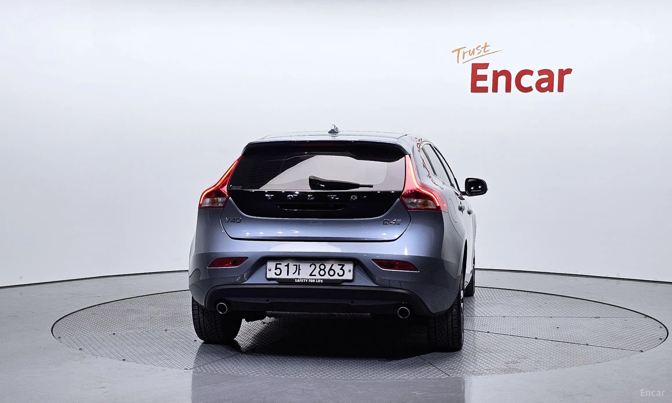 V40