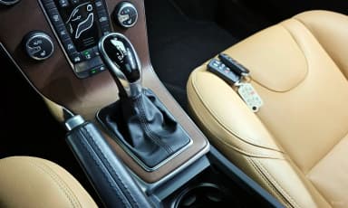 V40