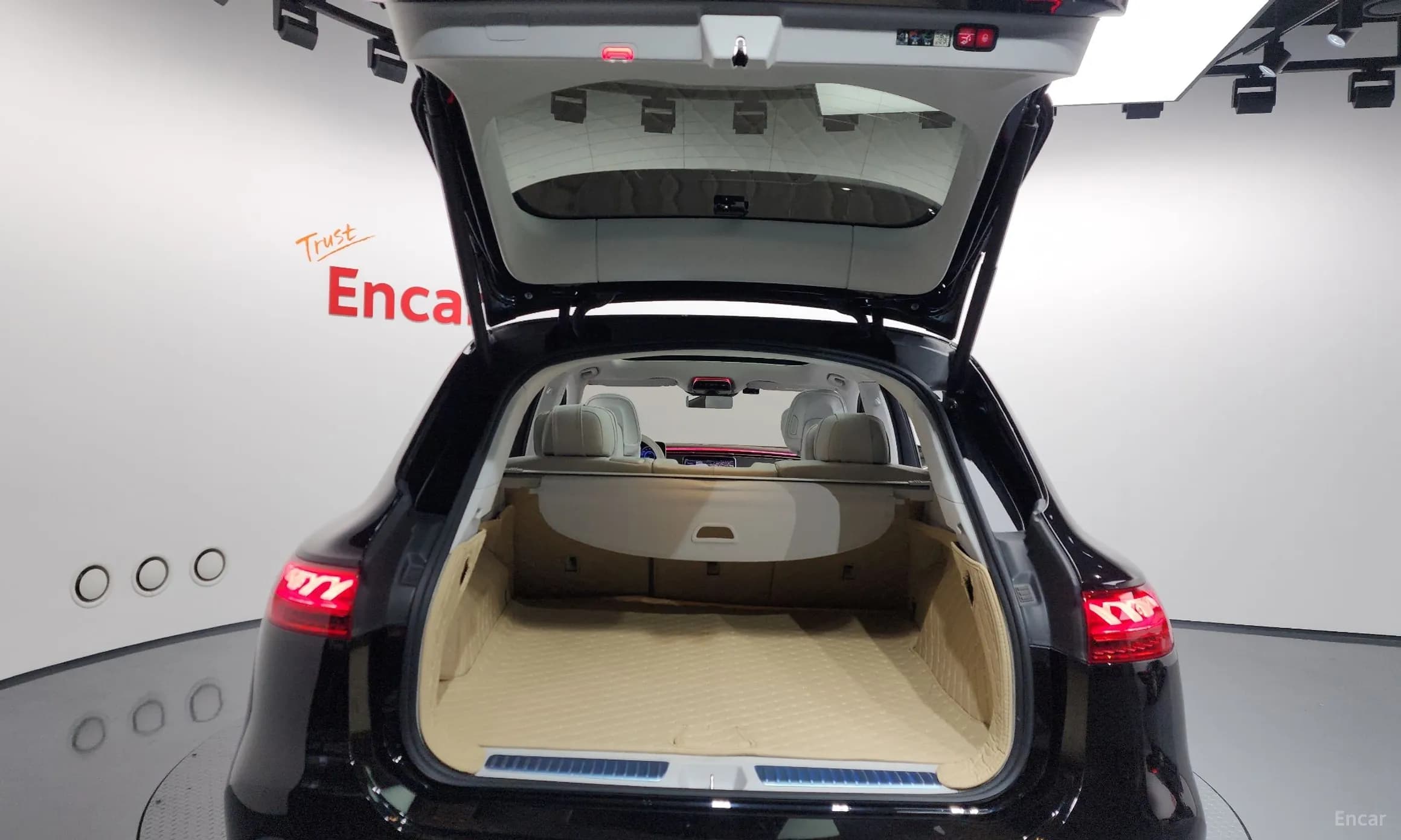 EQS SUV X296