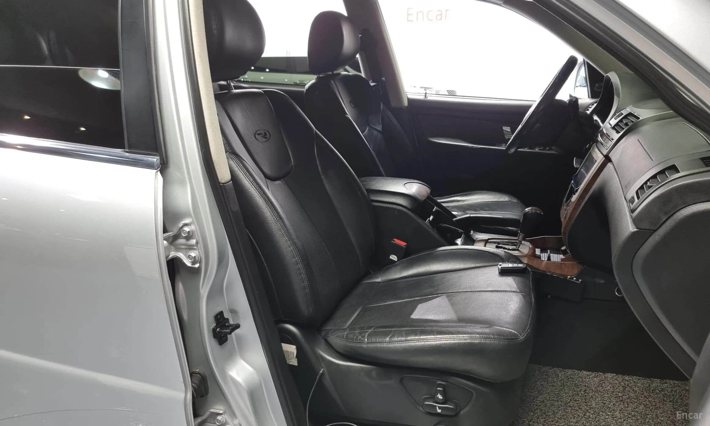 Rexton W