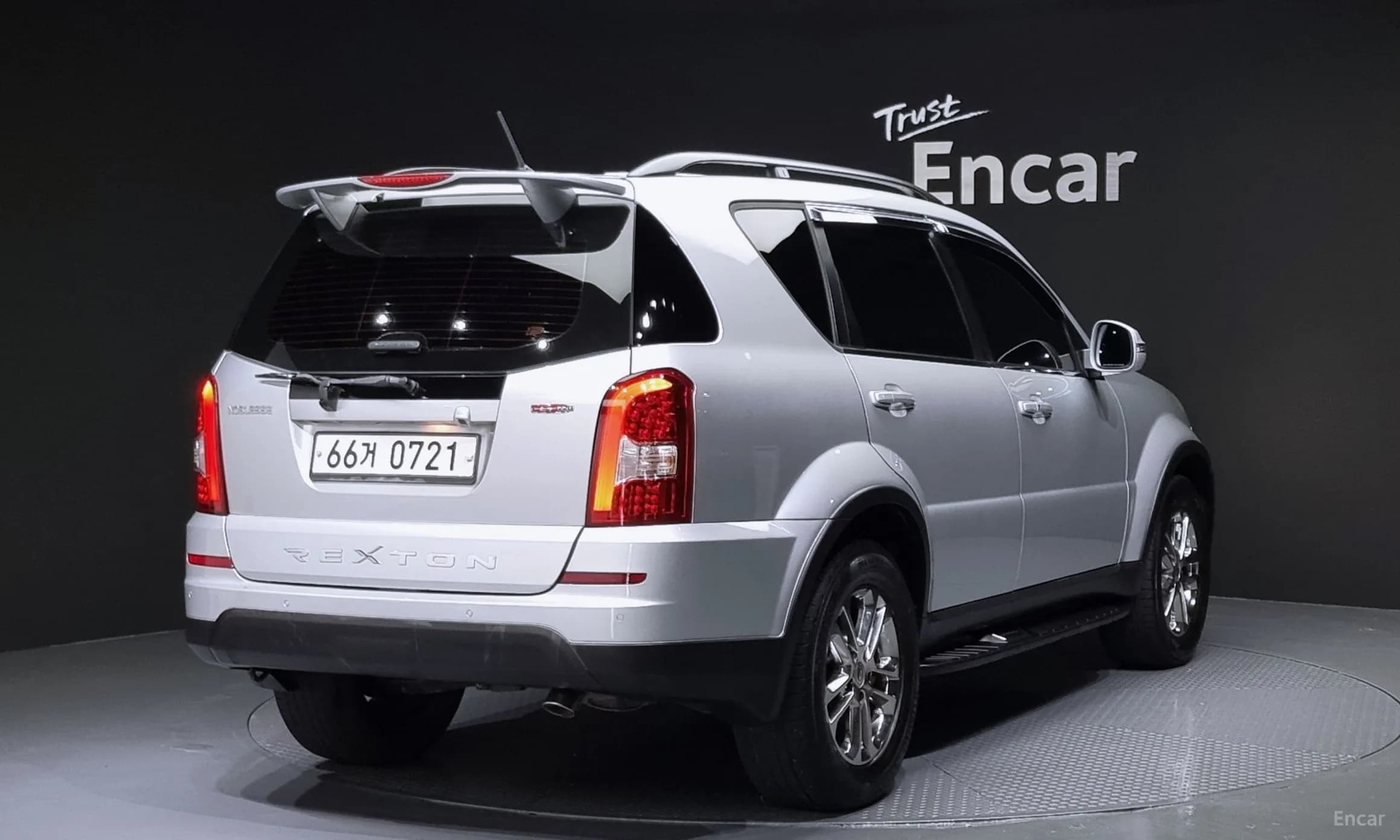 Rexton W