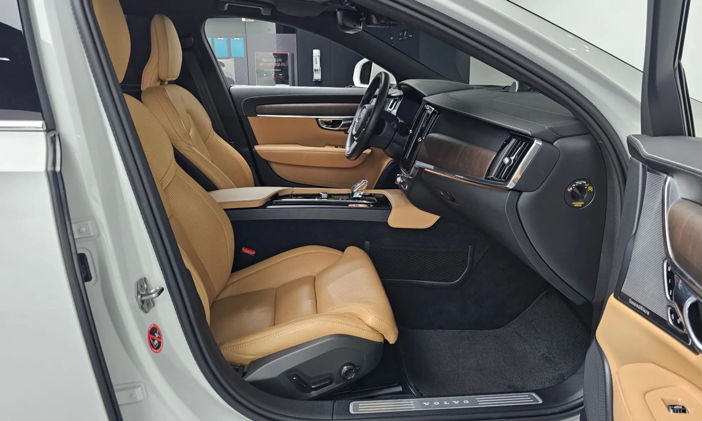 S90