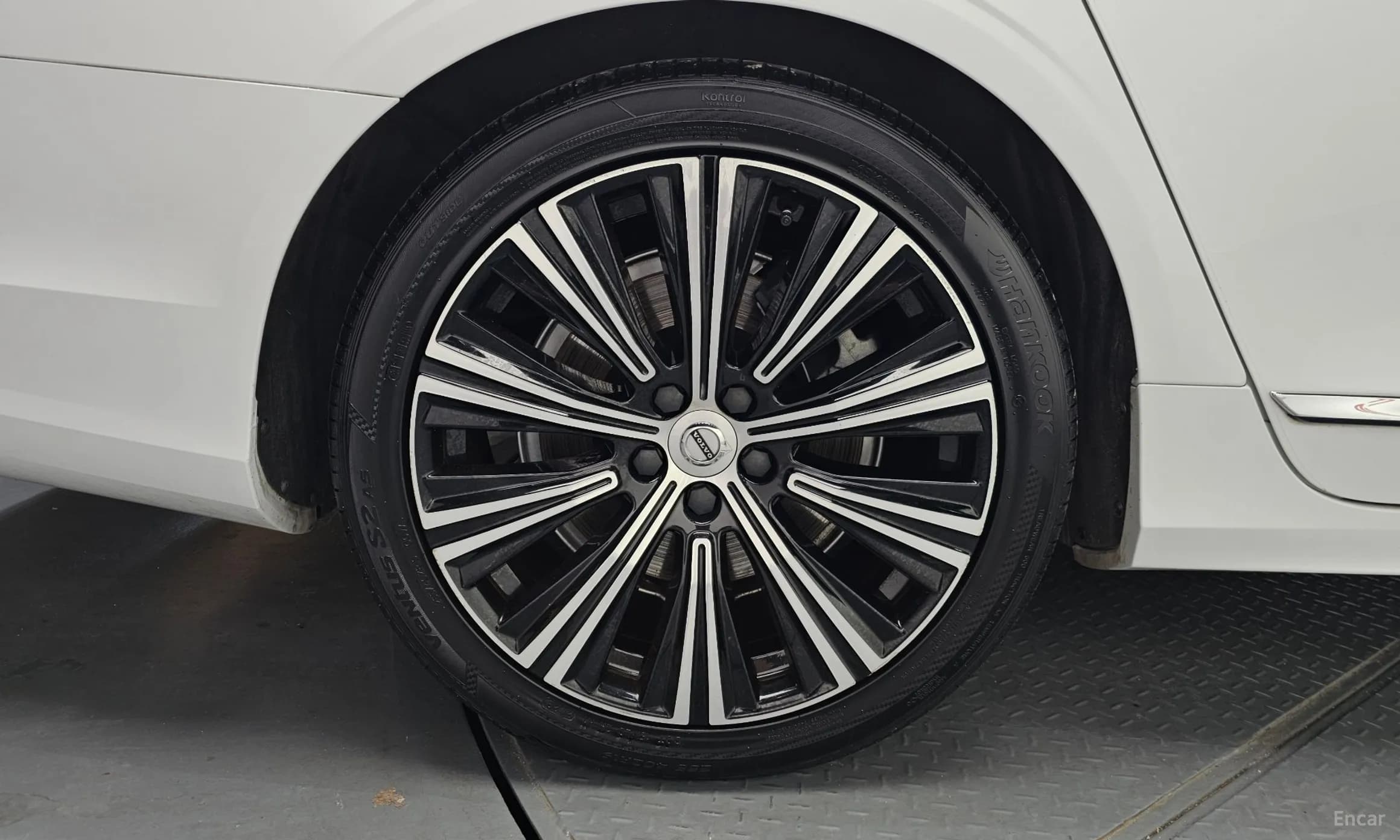 S90