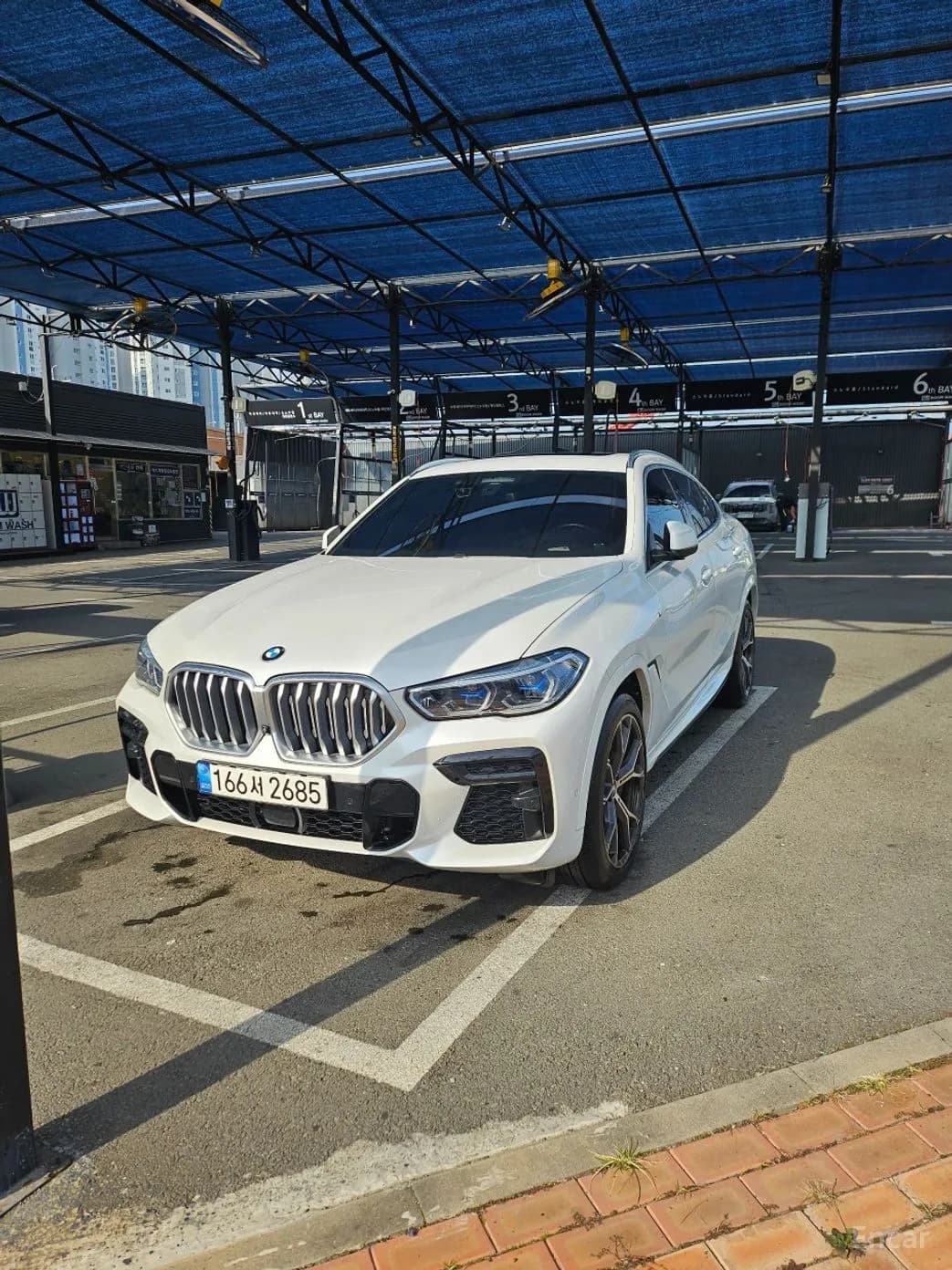 X6 (G06)