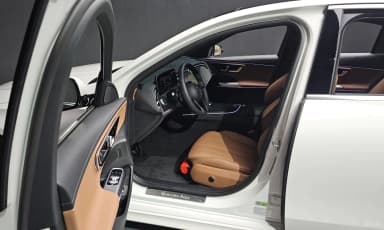 E-Class W214