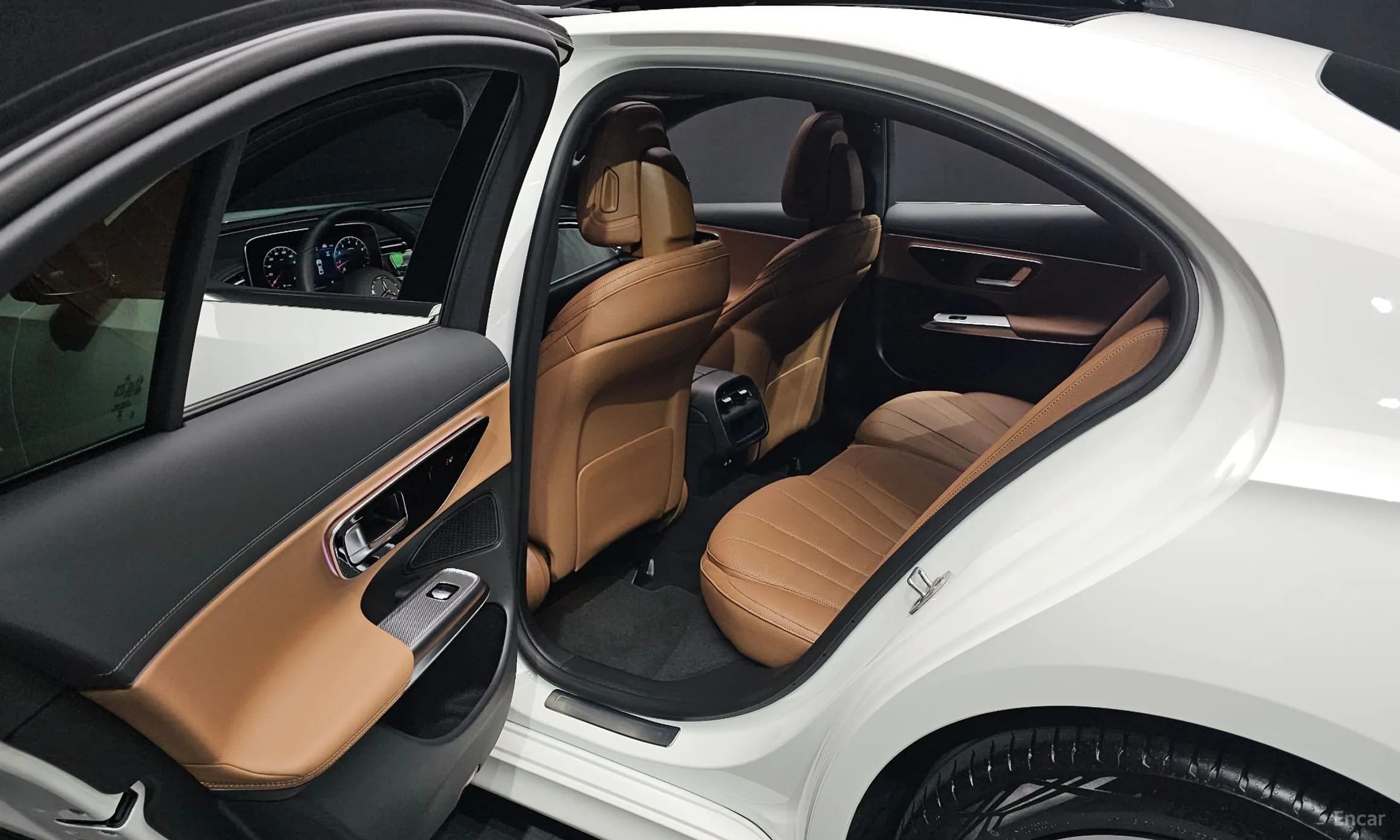 E-Class W214