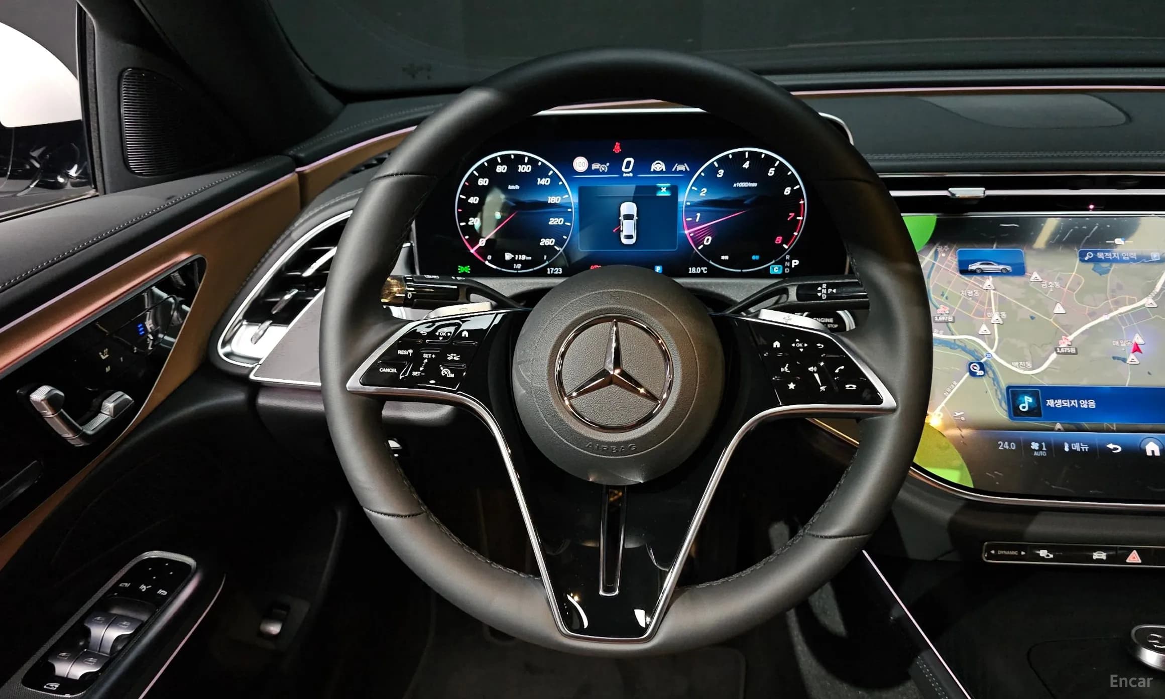 E-Class W214