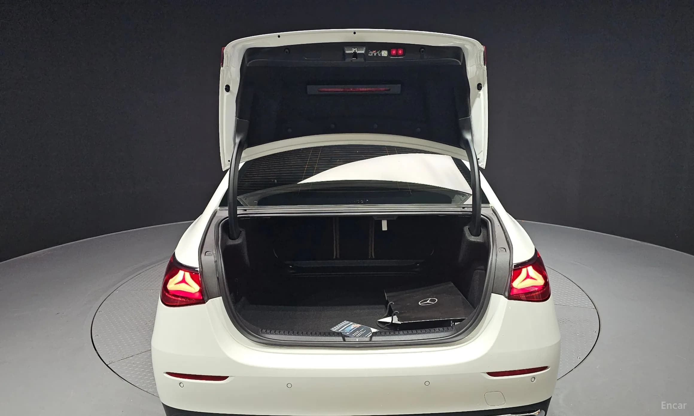 E-Class W214