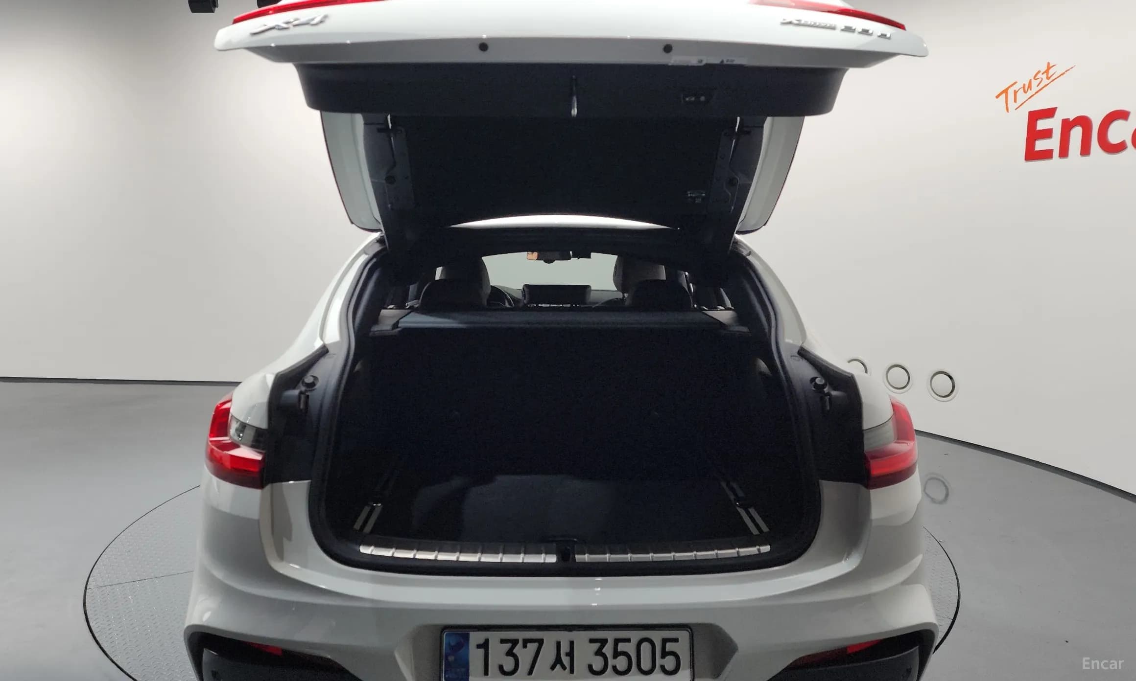X4 (G02)