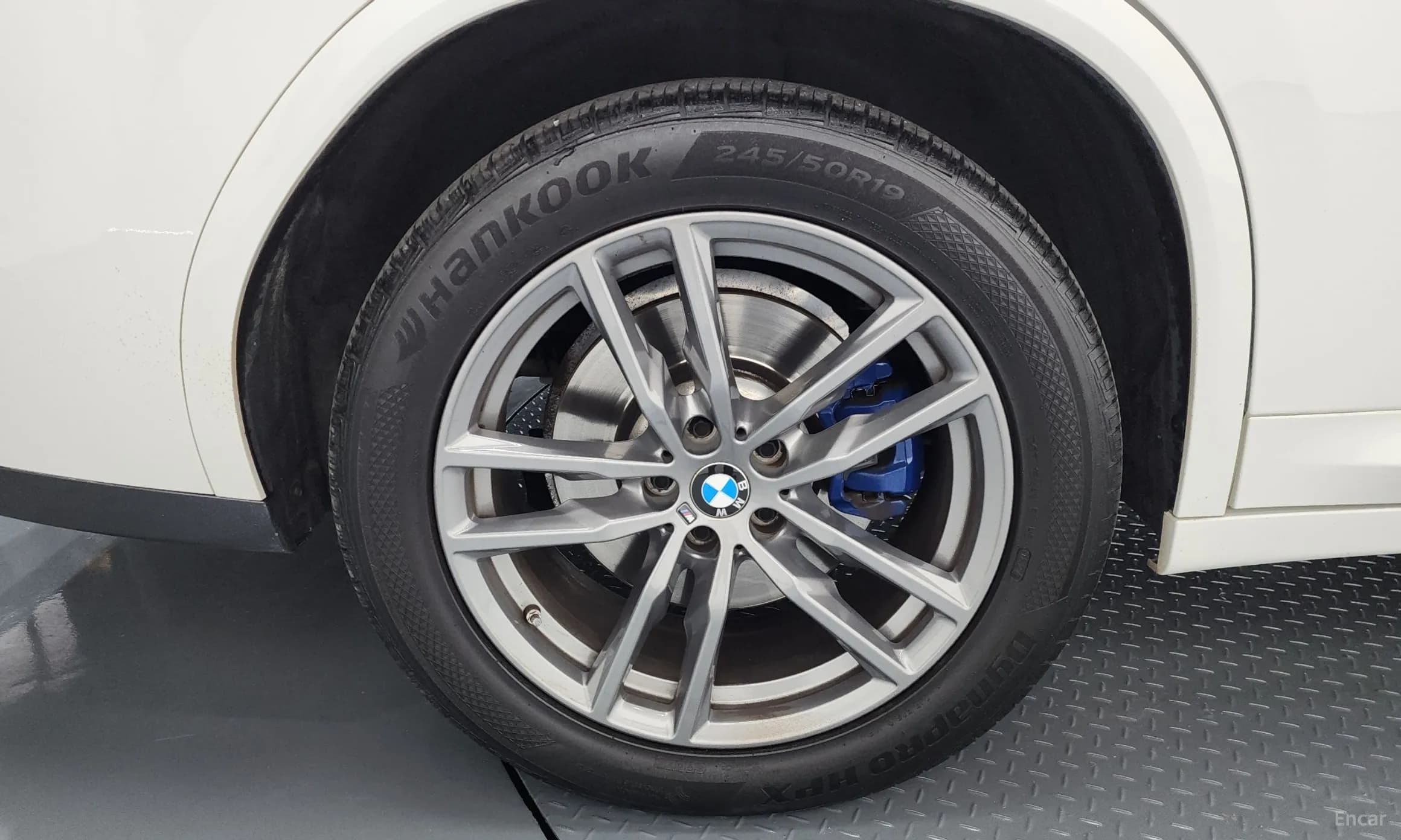 X4 (G02)