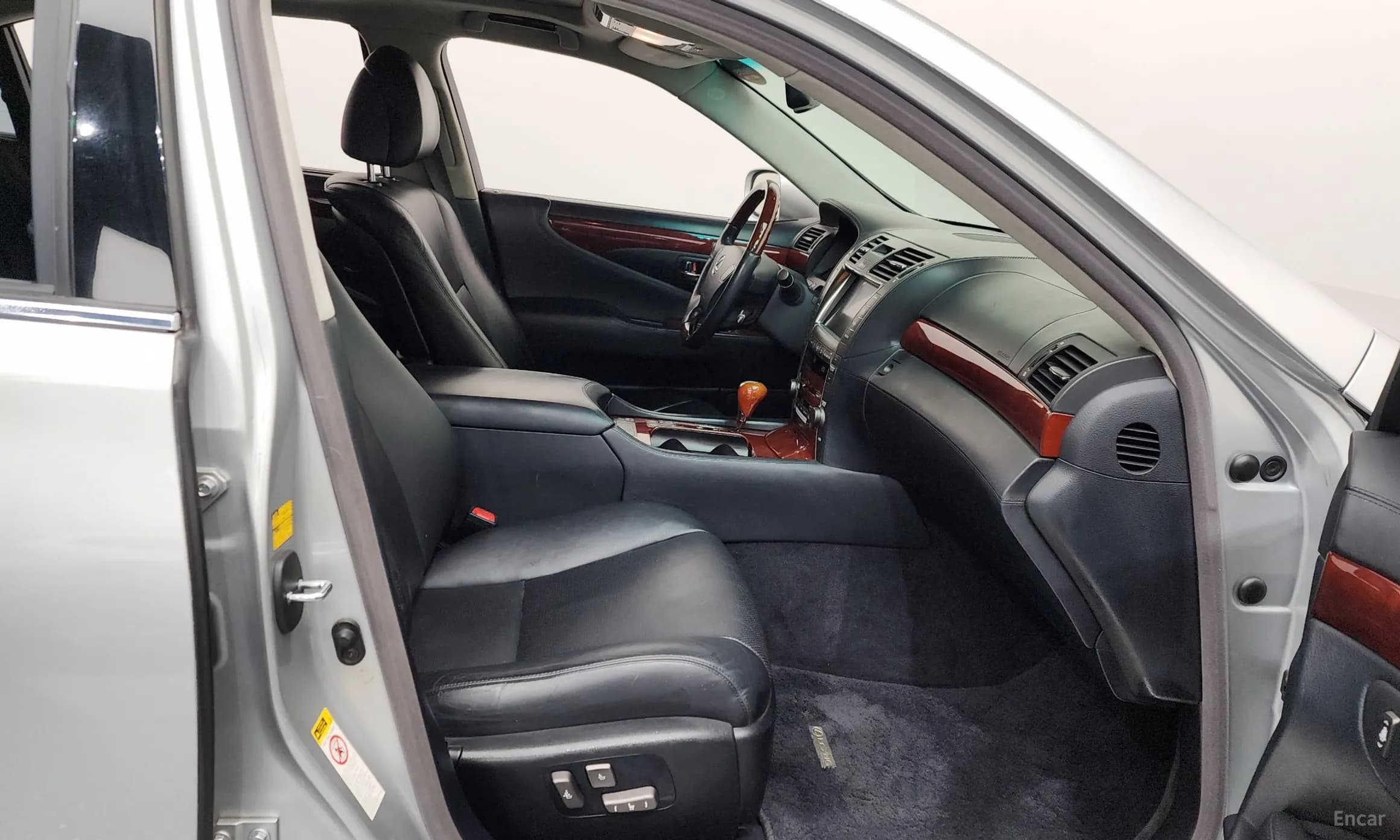 LS600hL