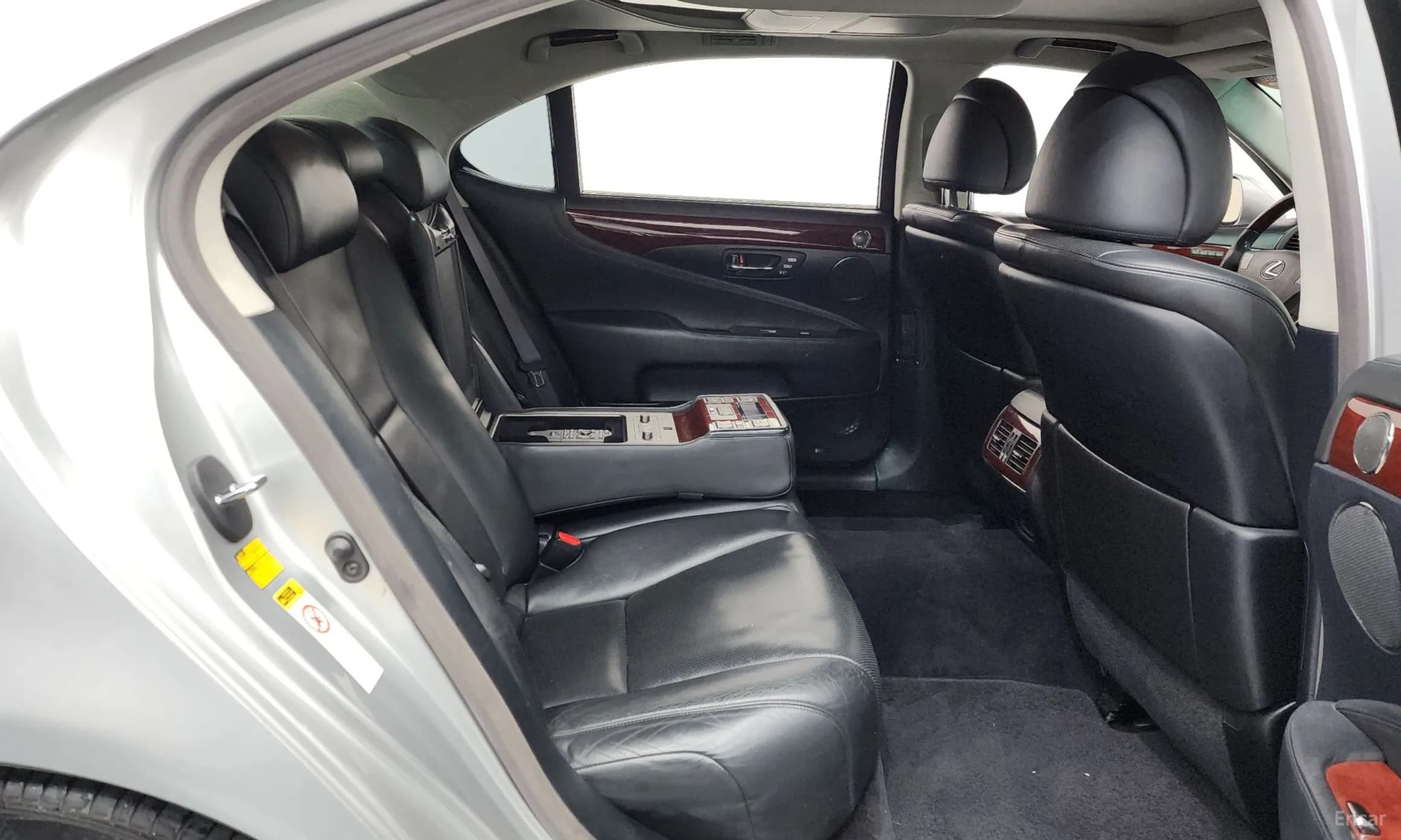 LS600hL