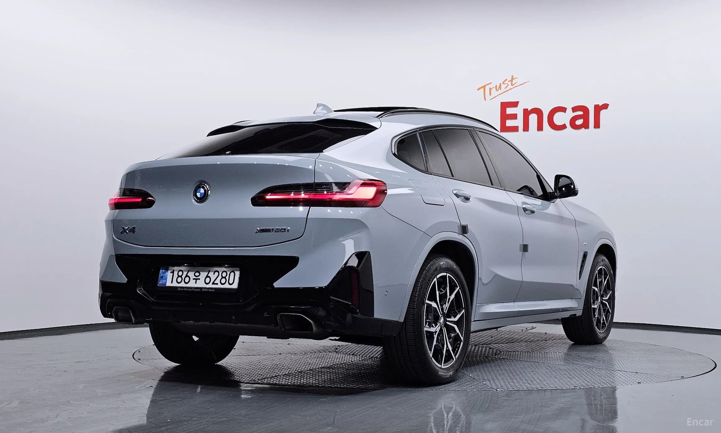 X4 (G02)