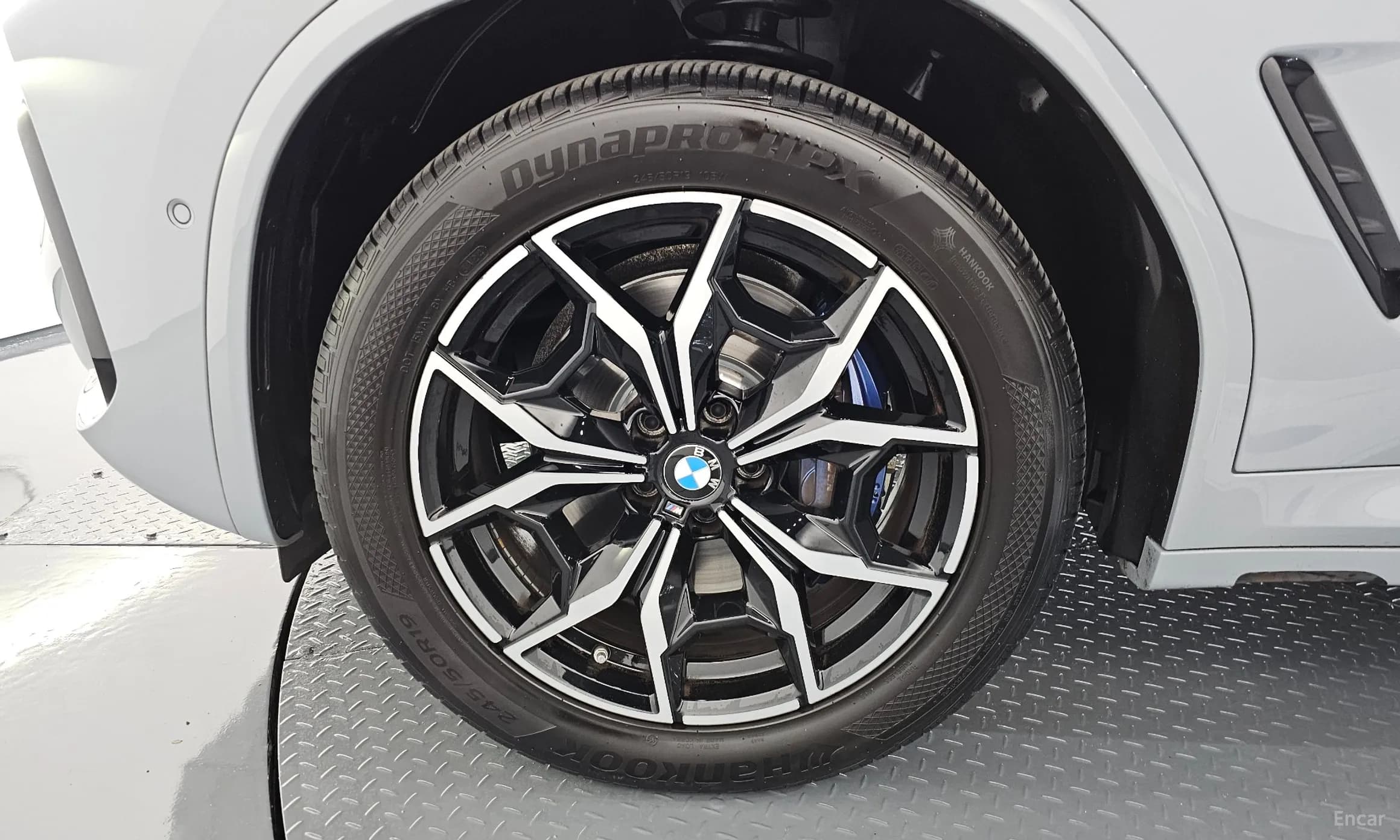 X4 (G02)