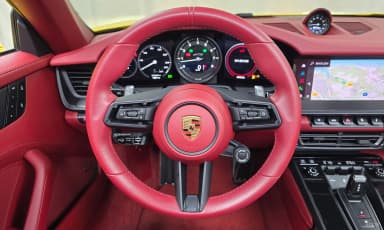 911 (992)