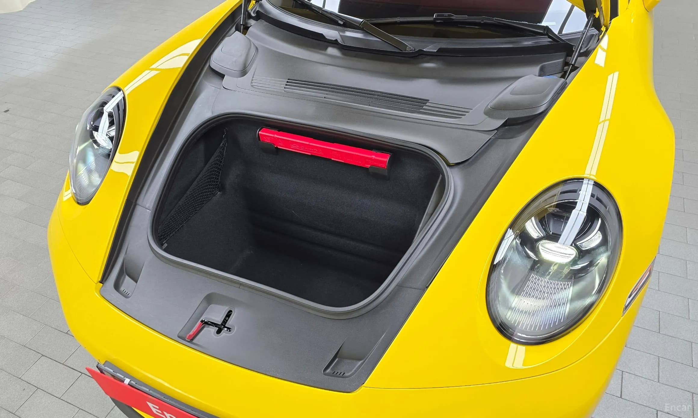 911 (992)