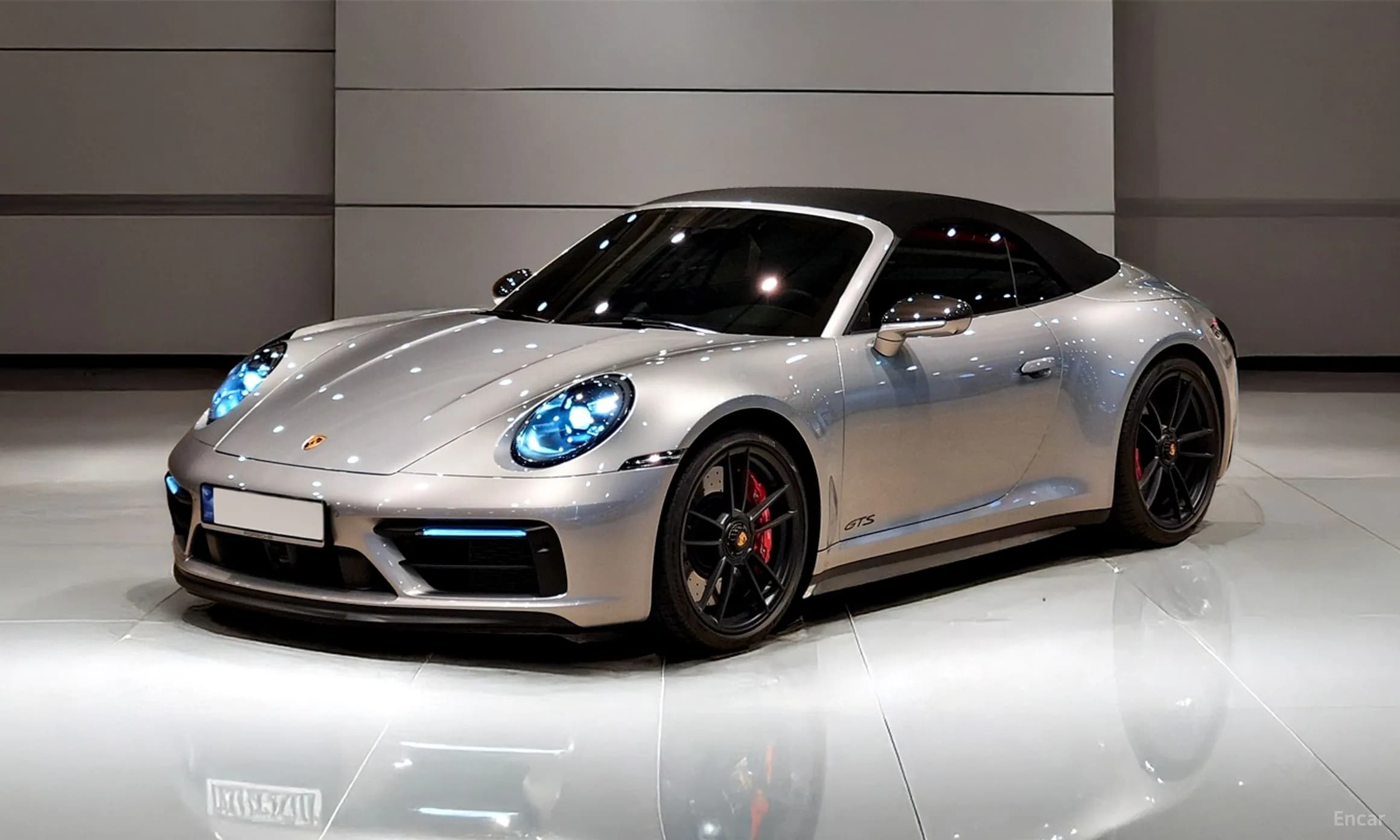 911 (992)