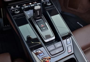 911 (992)