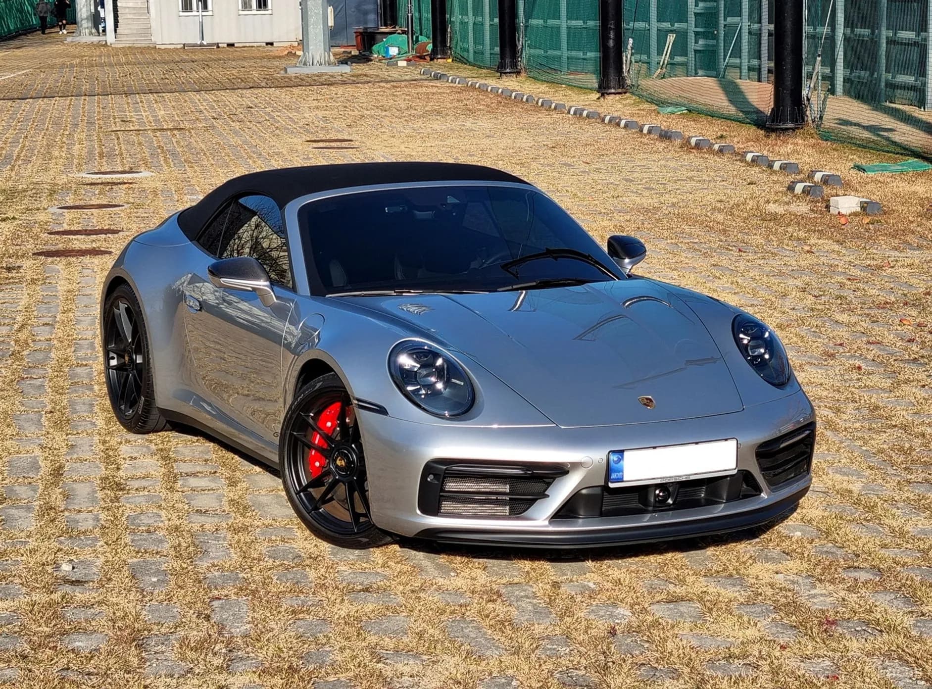 911 (992)
