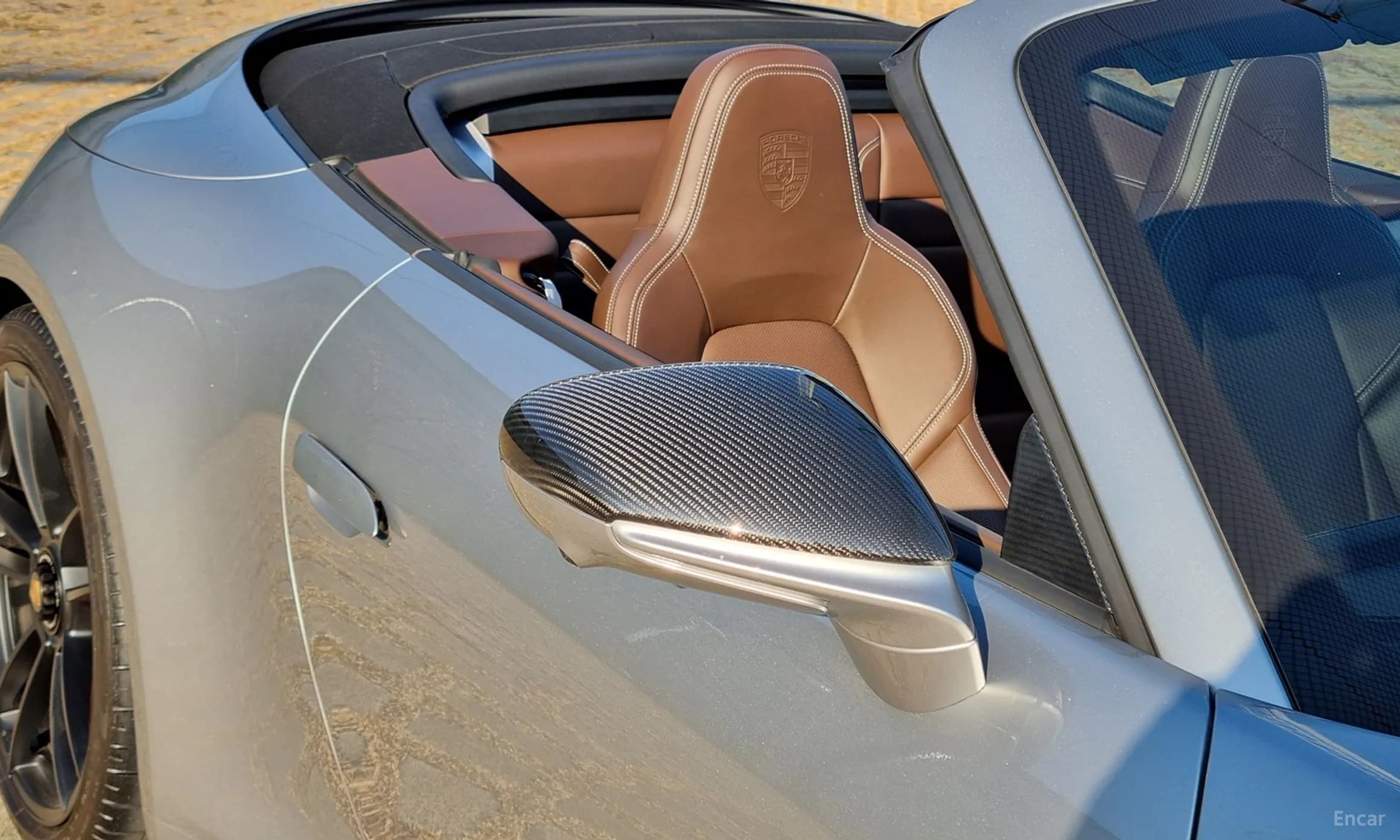 911 (992)
