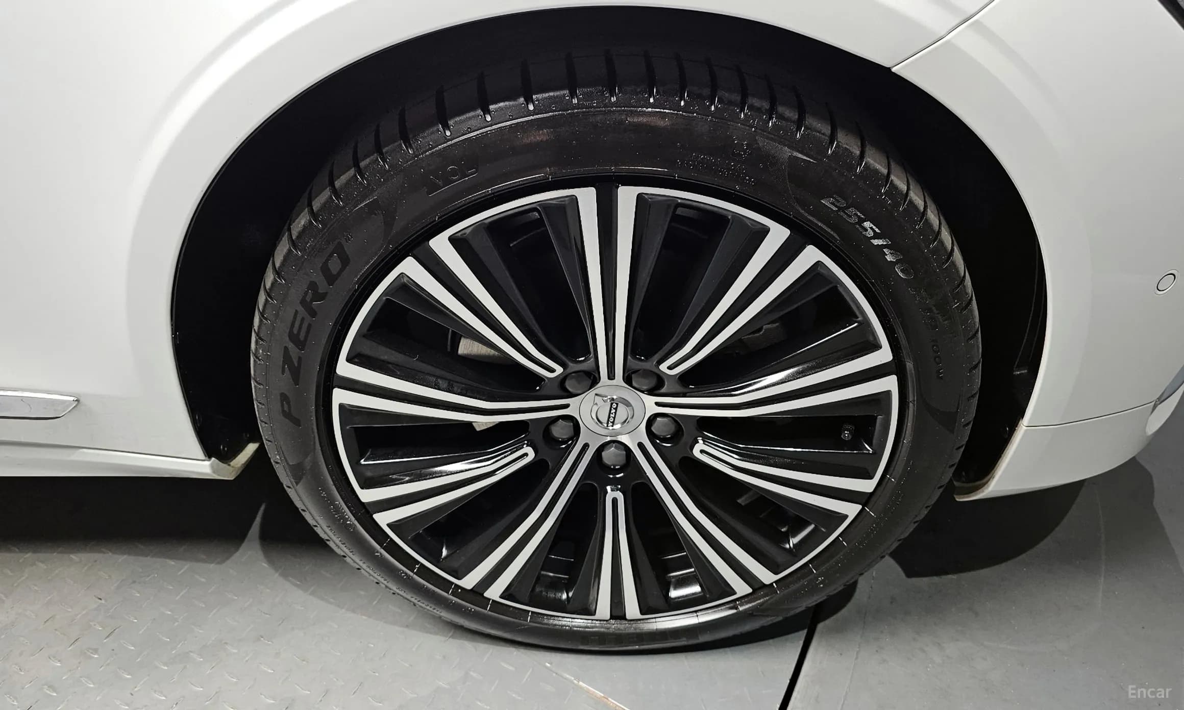 S90