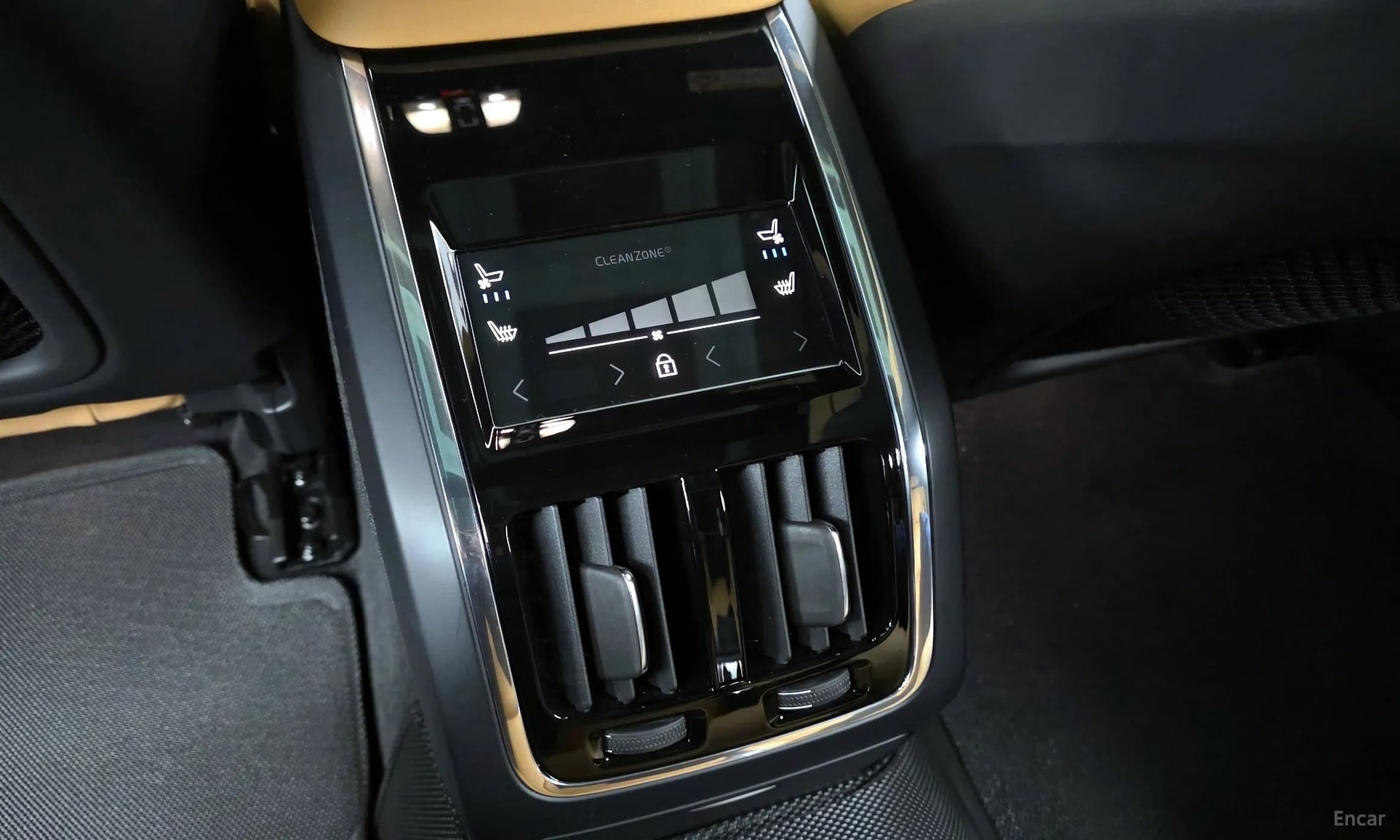 S90