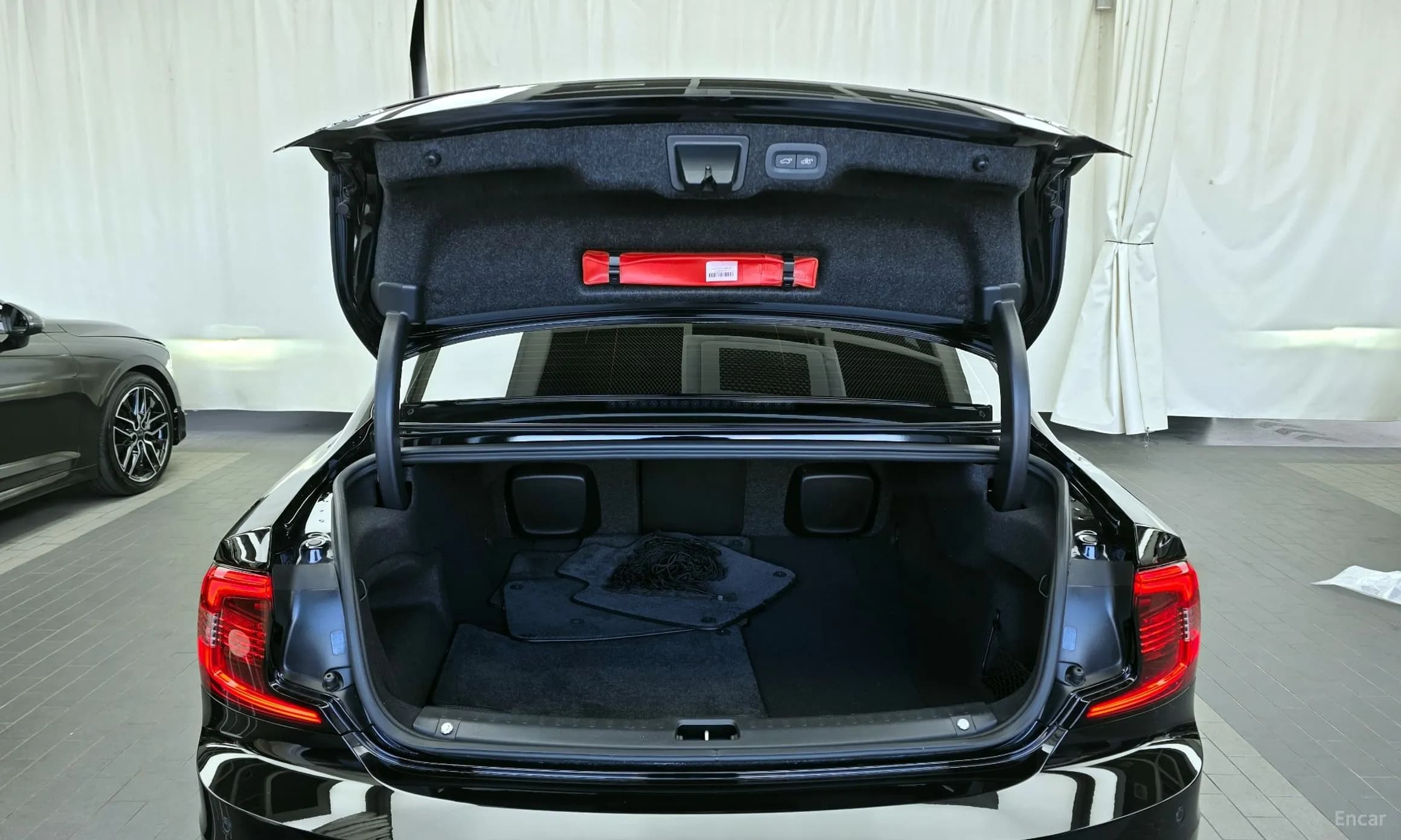 S90