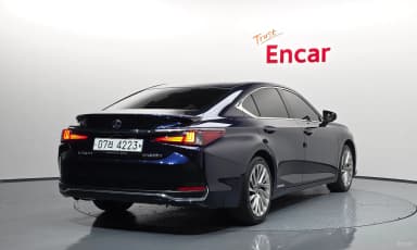 ES300h 7th Generation