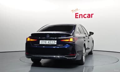 ES300h 7th Generation