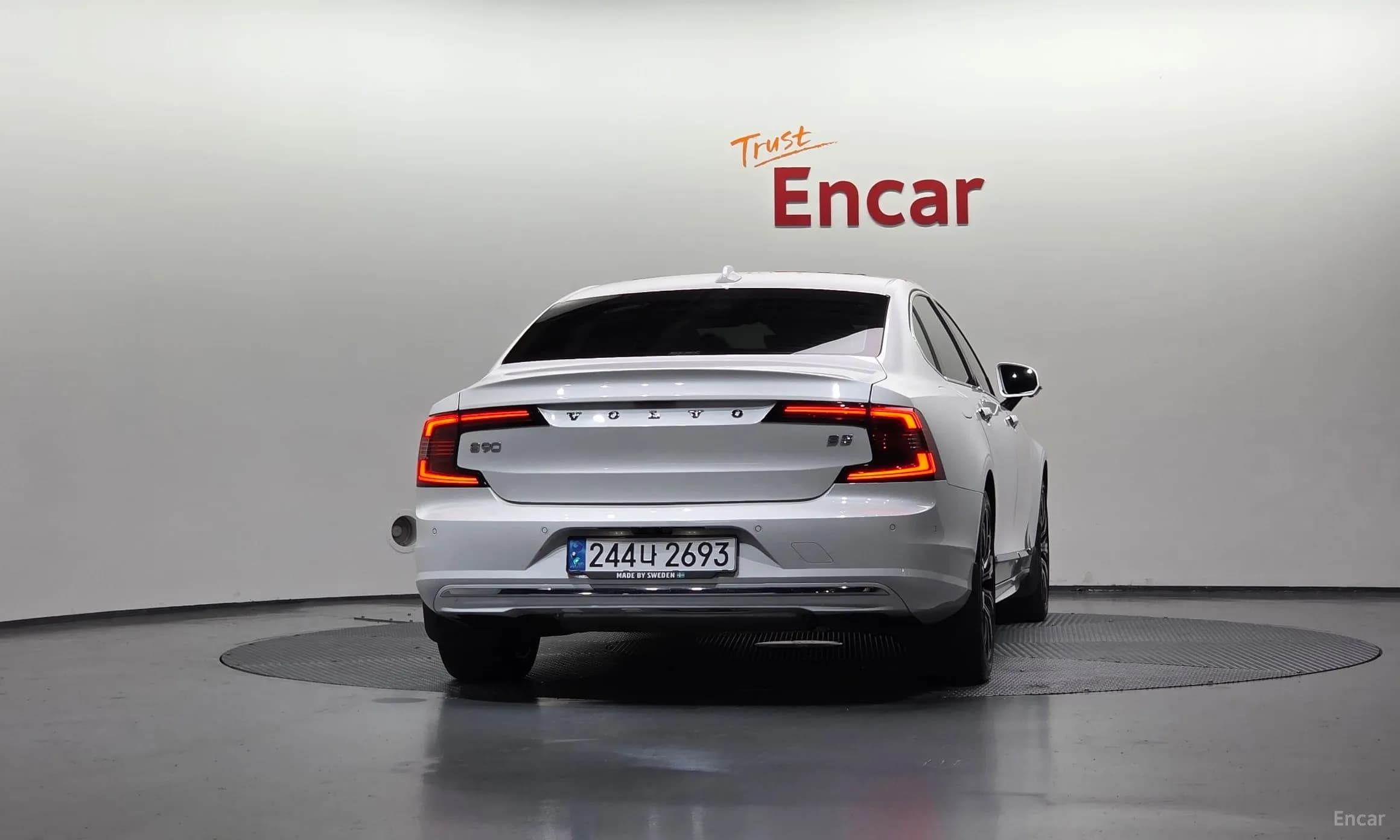 S90