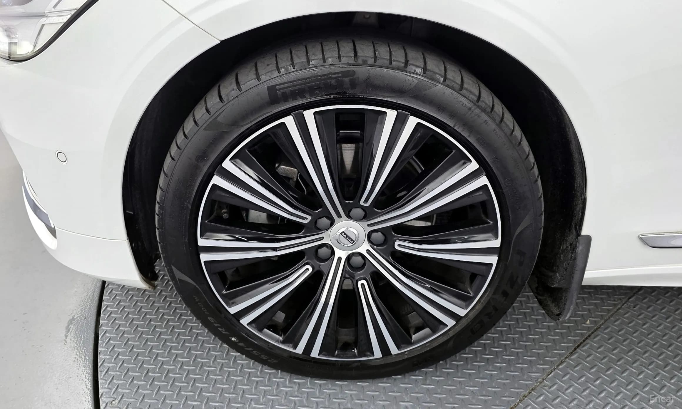 S90