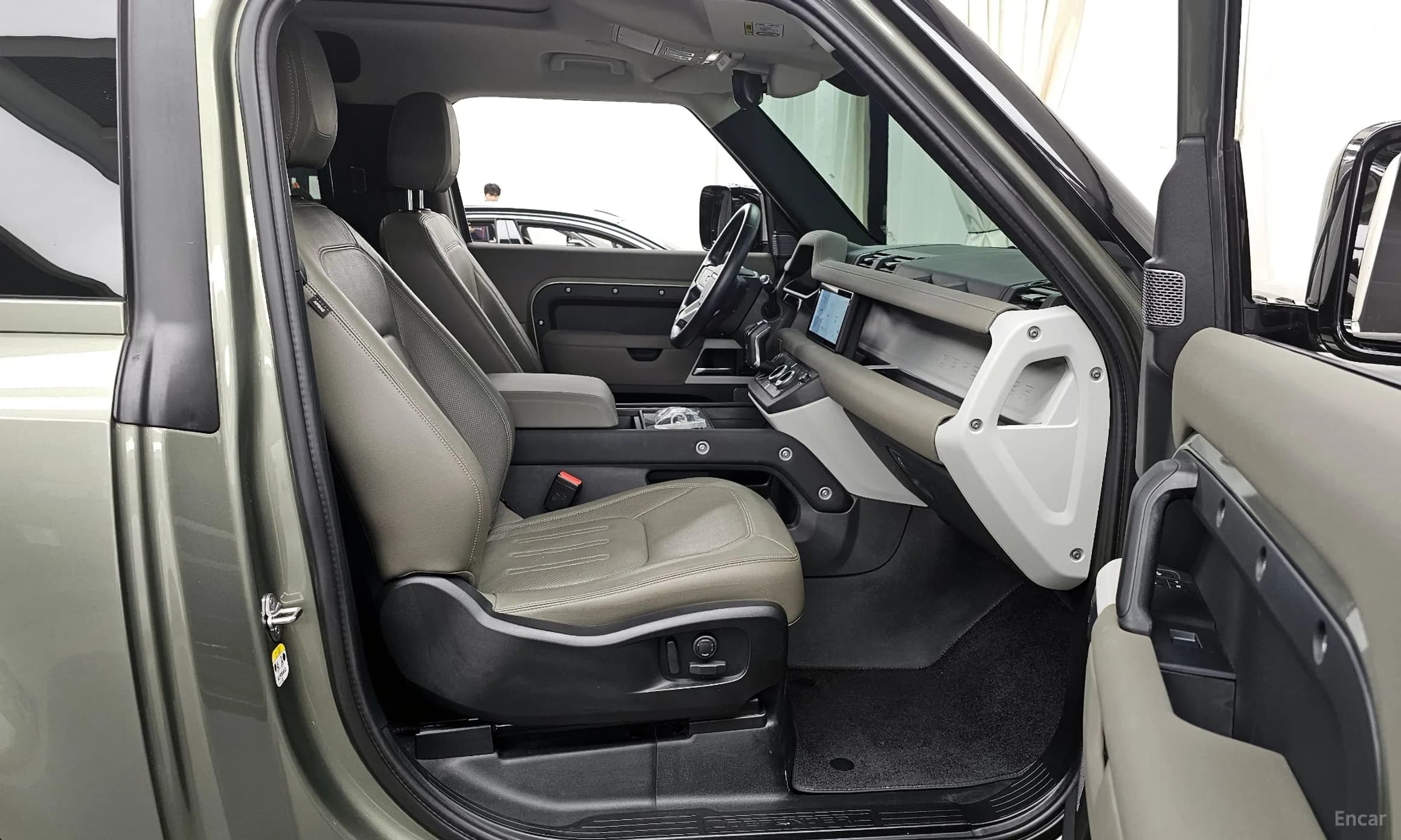 Defender (L663)