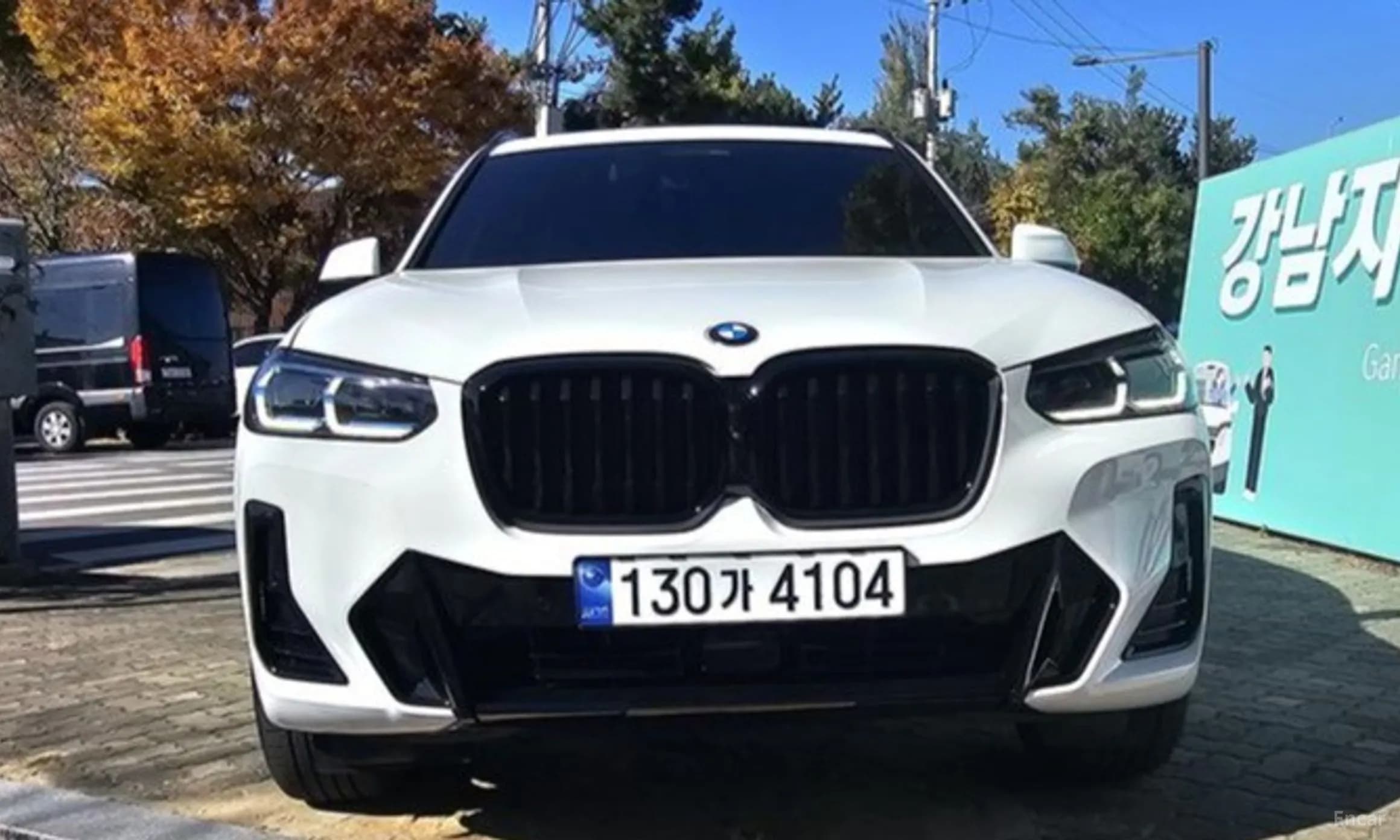 X3 (G01)