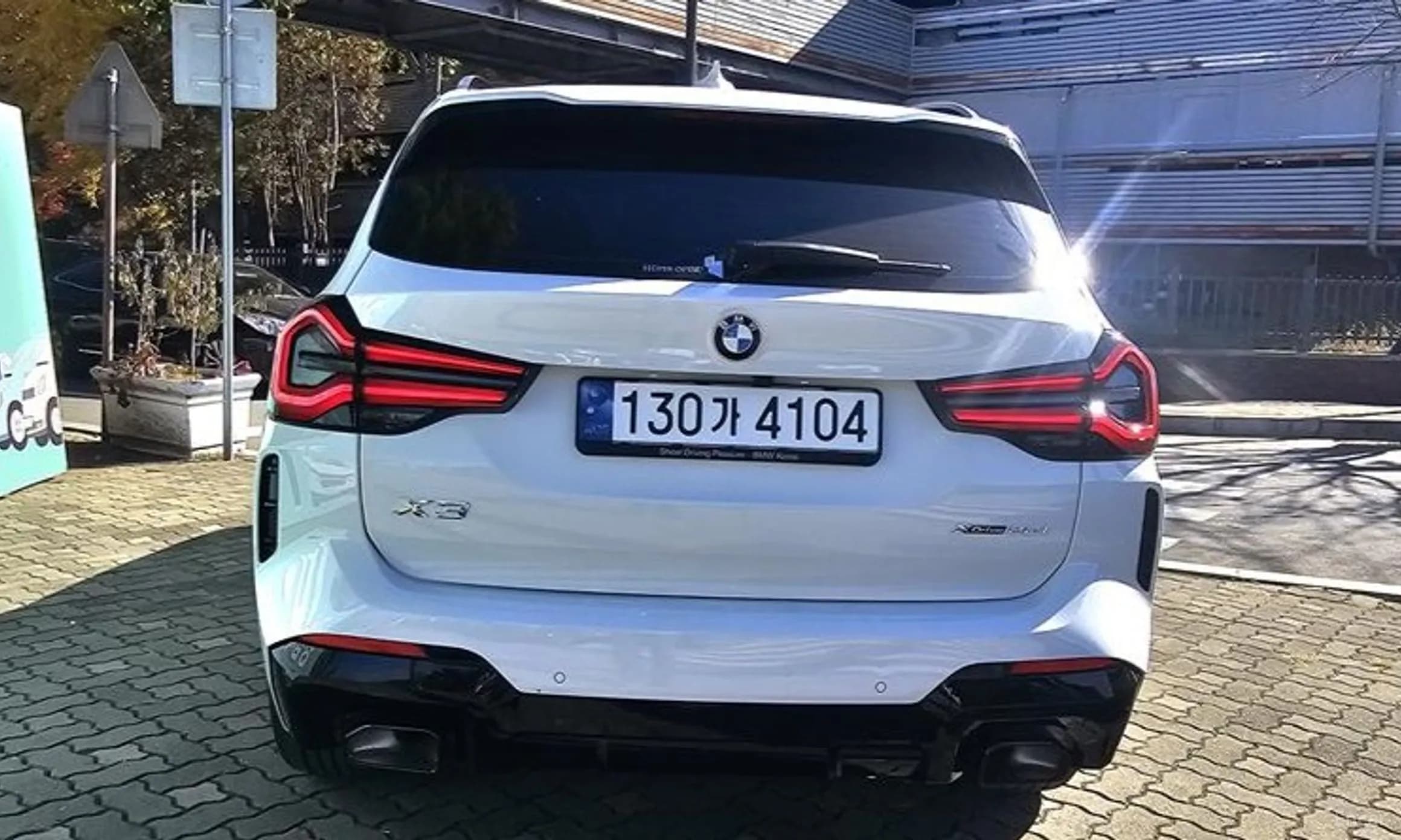 X3 (G01)