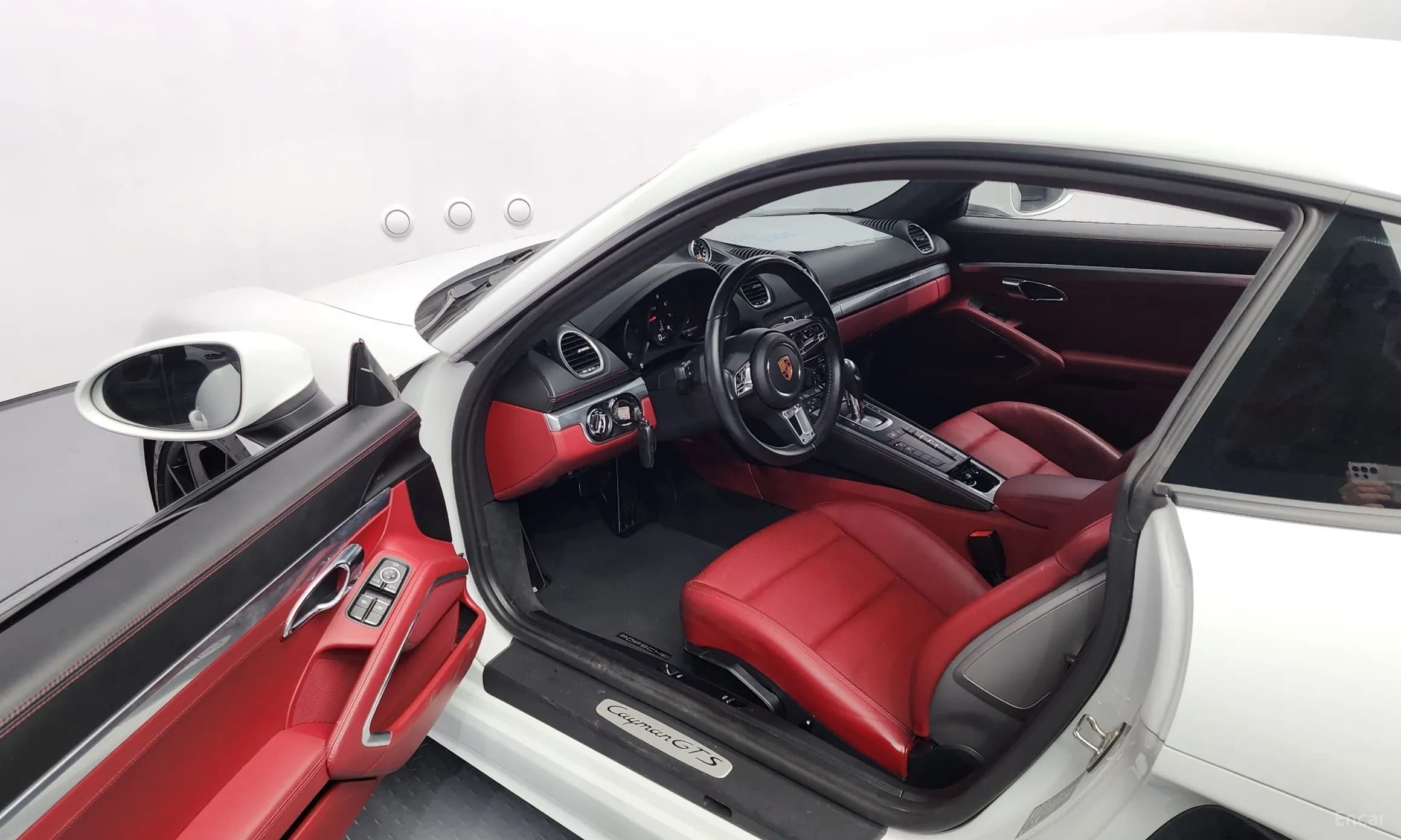 718 Cayman