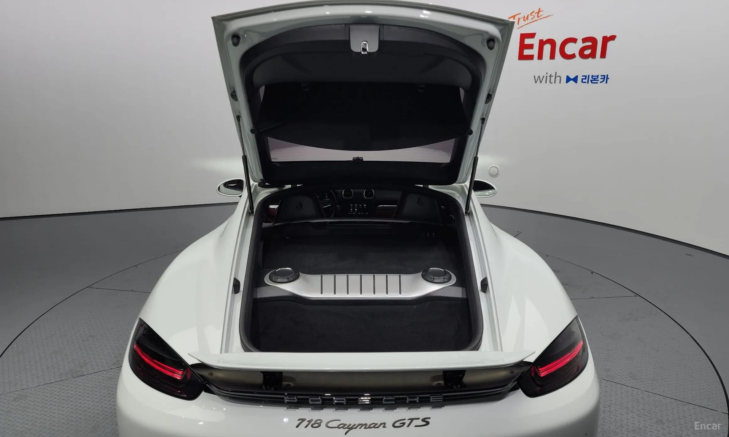 718 Cayman