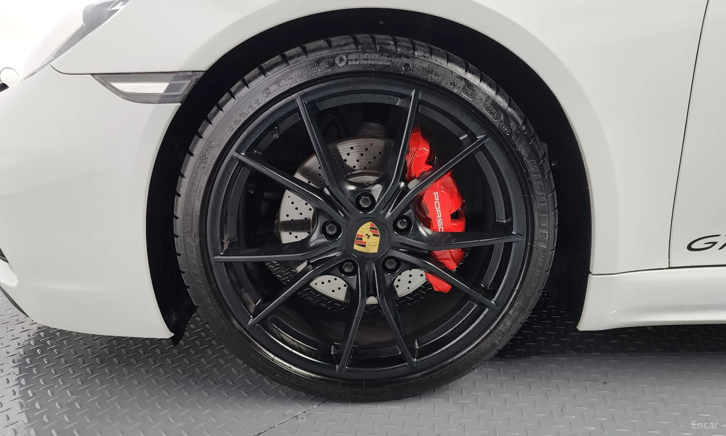 718 Cayman