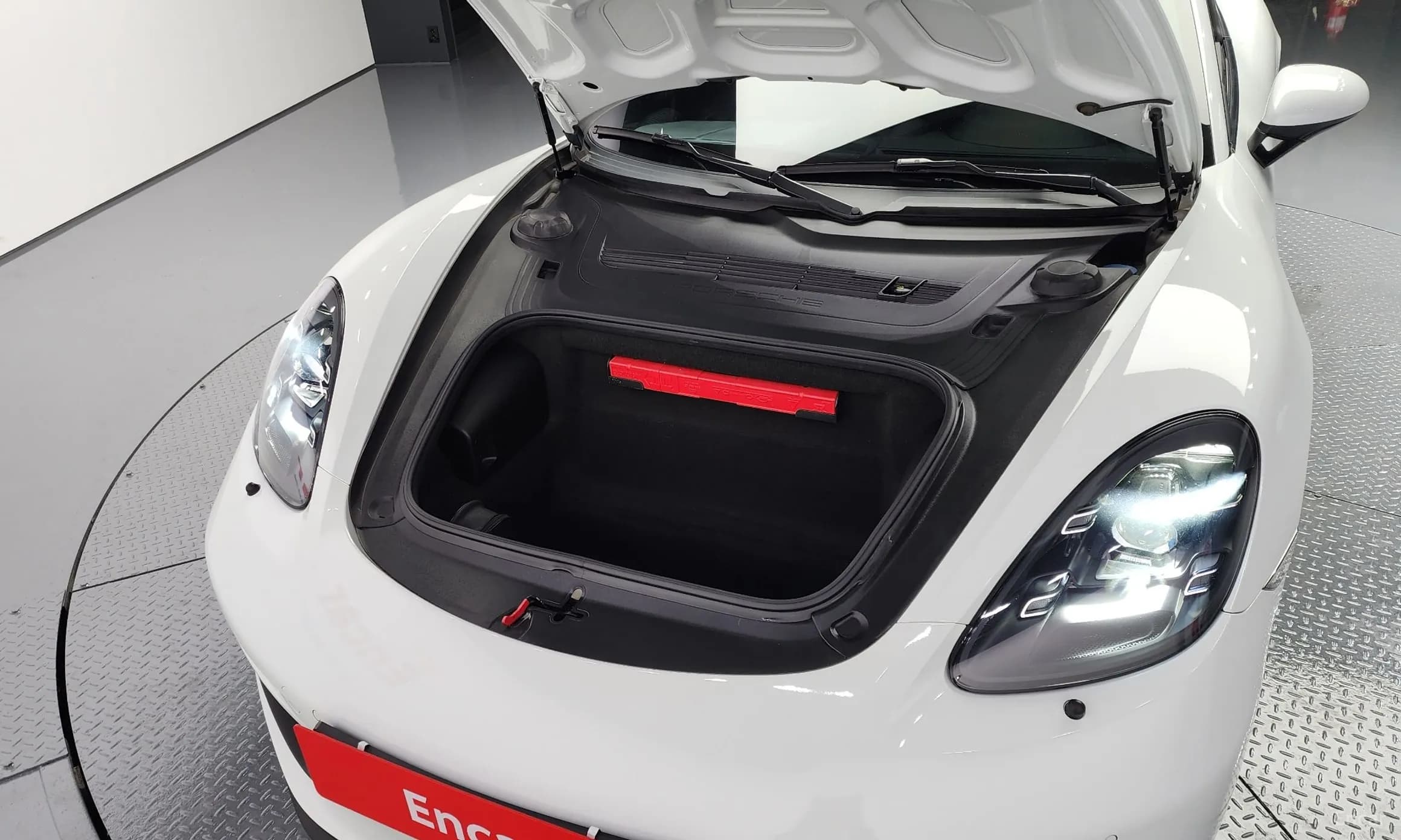 718 Cayman