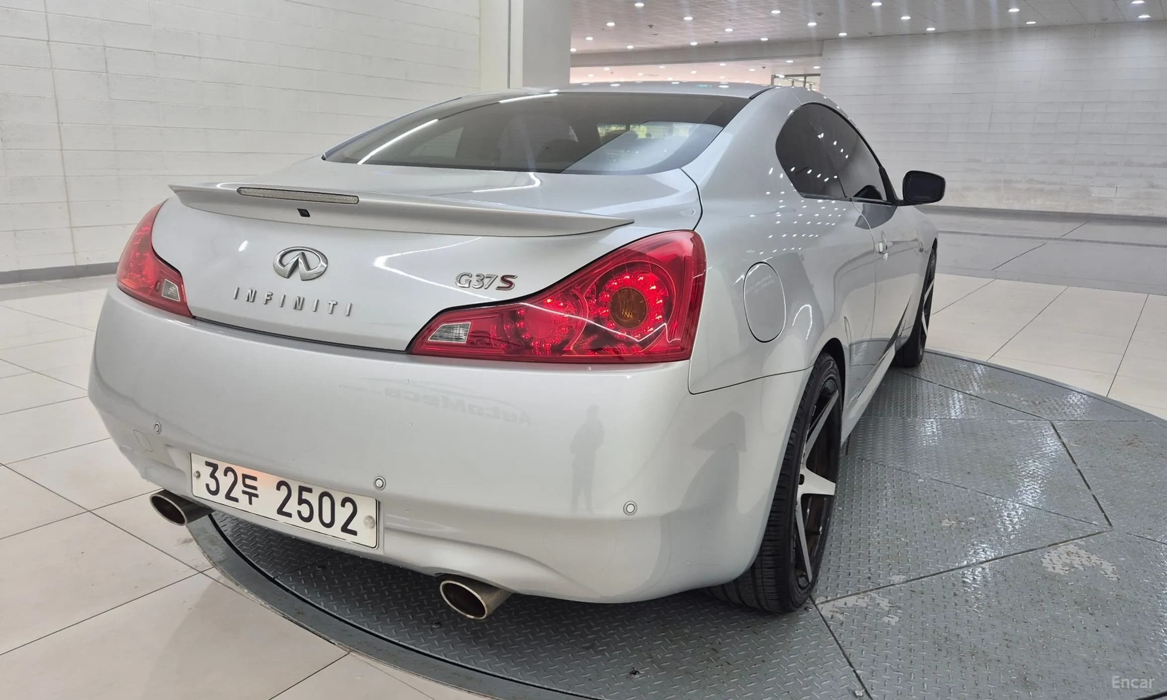 G37
