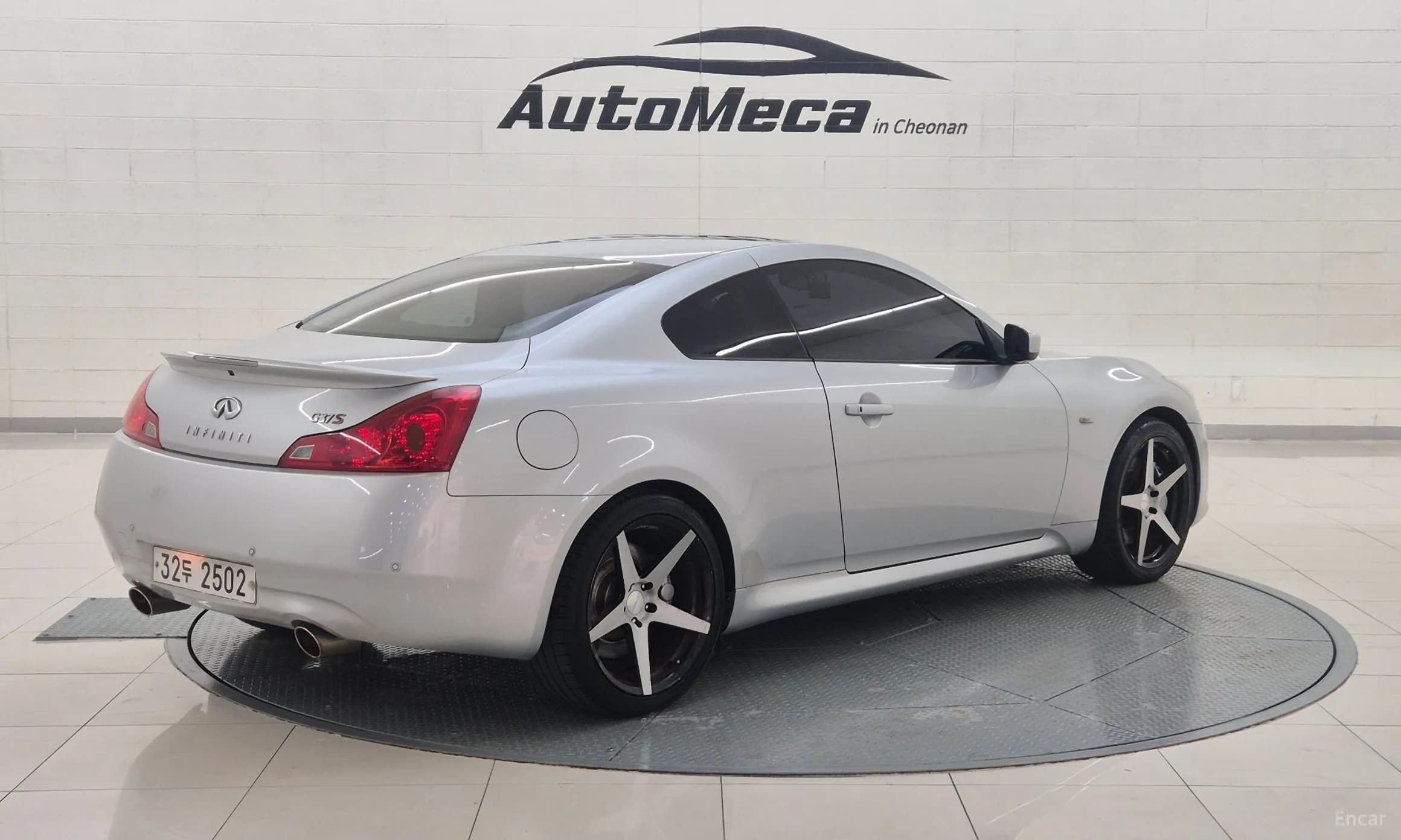 G37