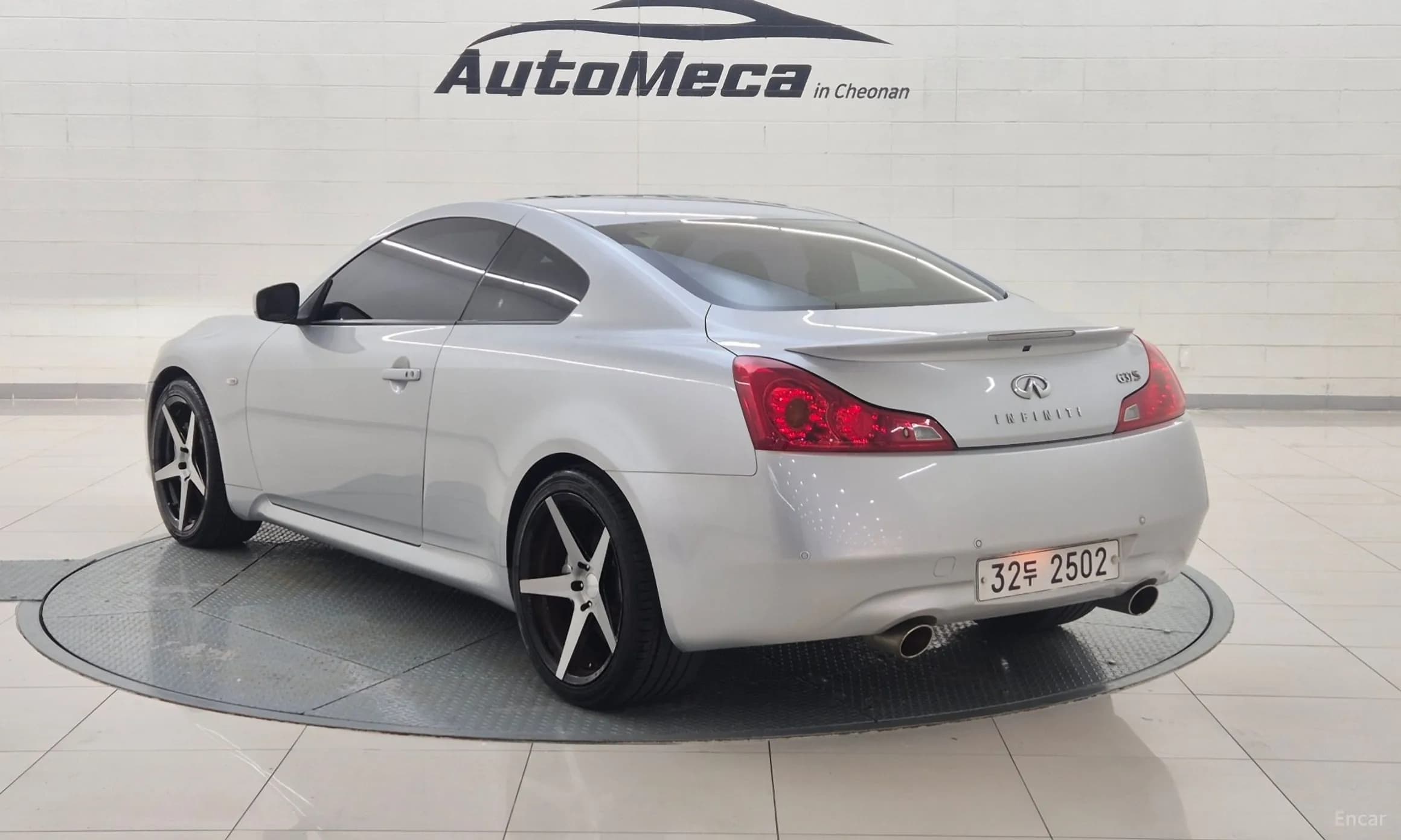 G37