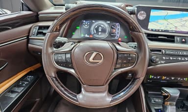 ES300h 7th Generation