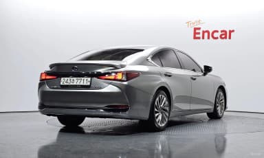 ES300h 7th Generation